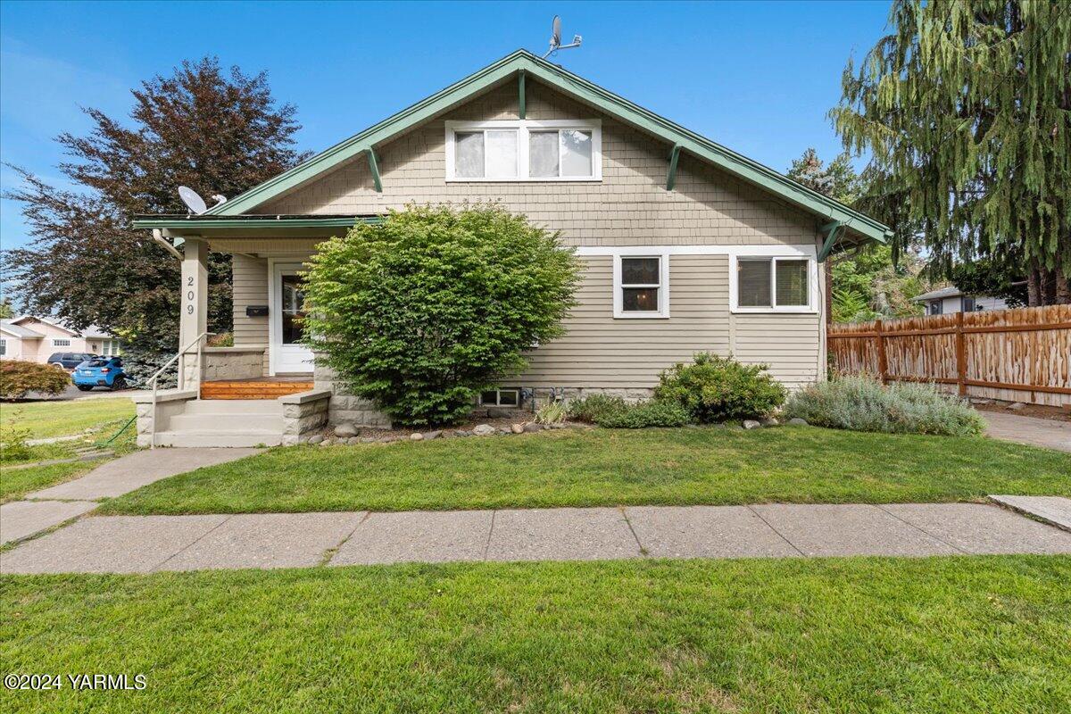 209 N 21st Ave
