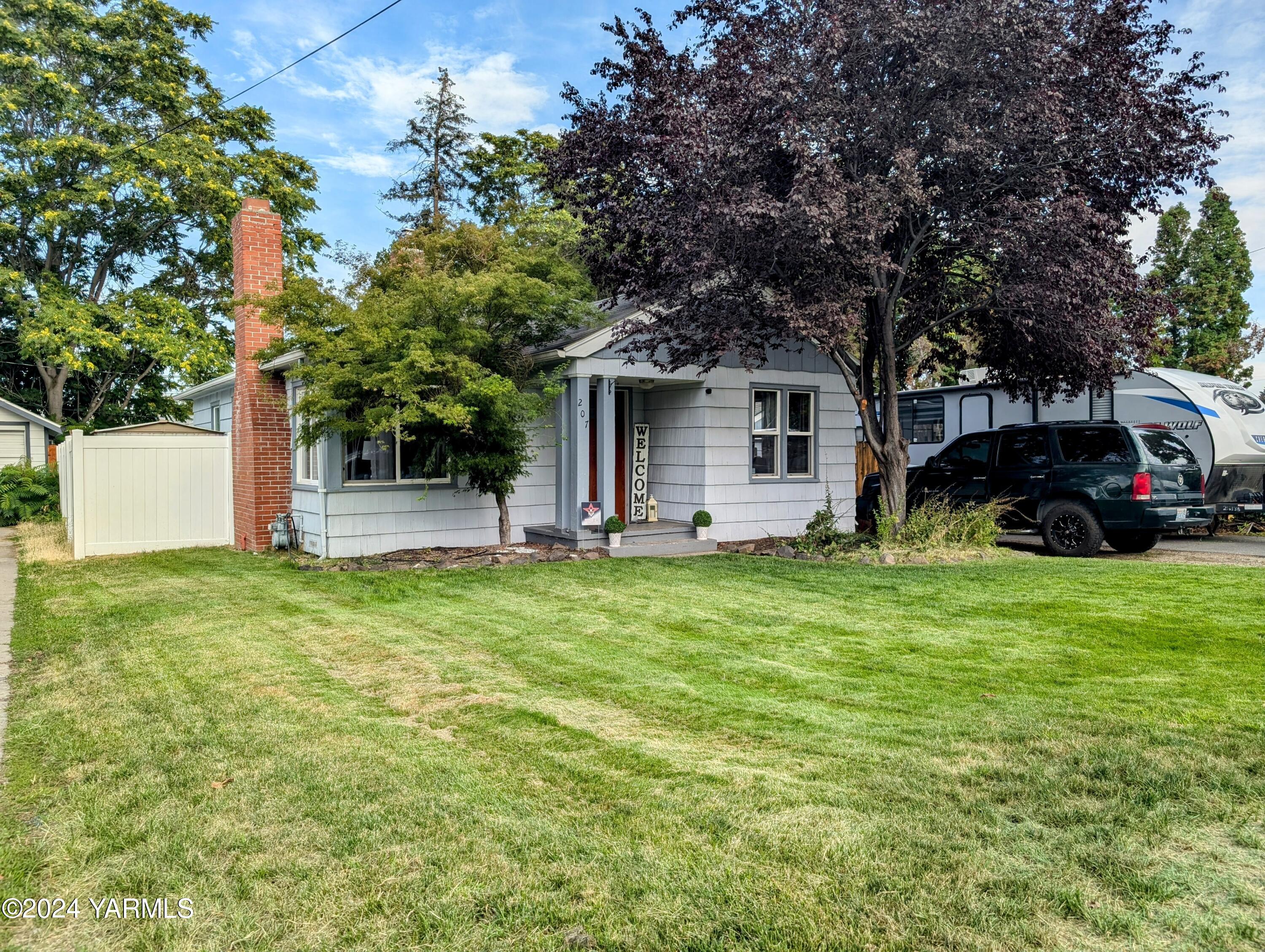 207 N 36th Ave
