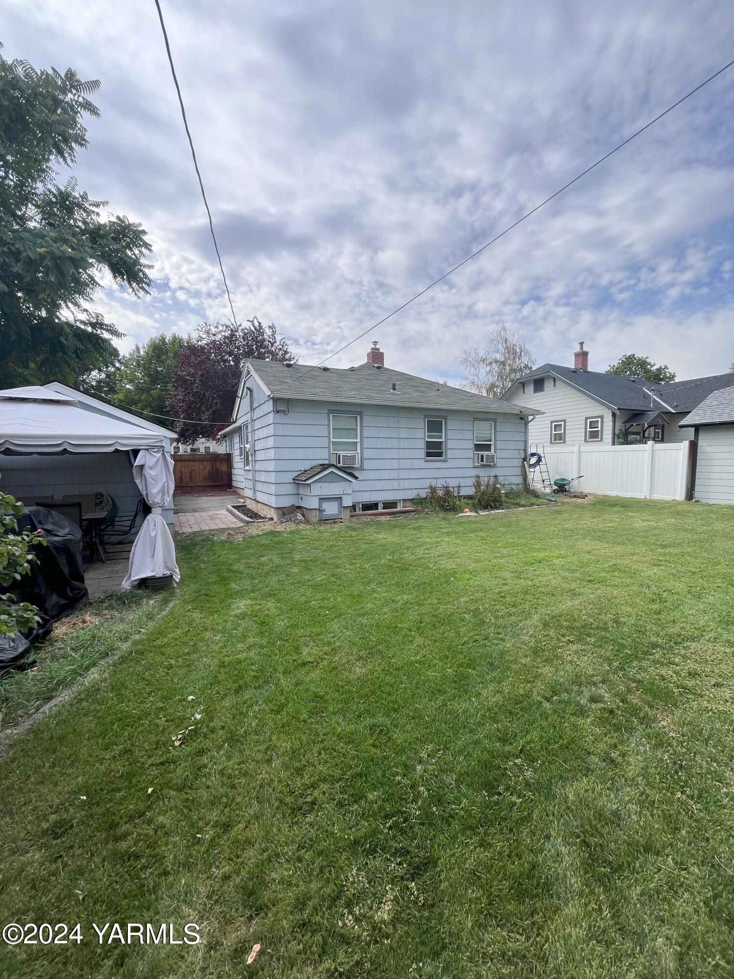 207 N 36th Ave
