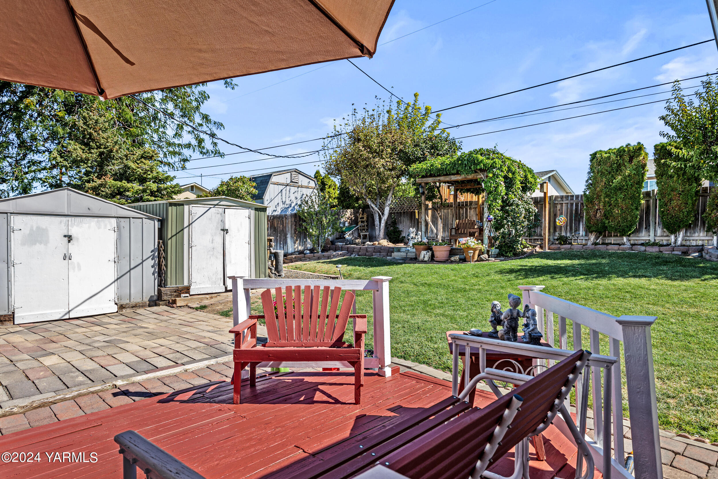 209 S 66th Ave