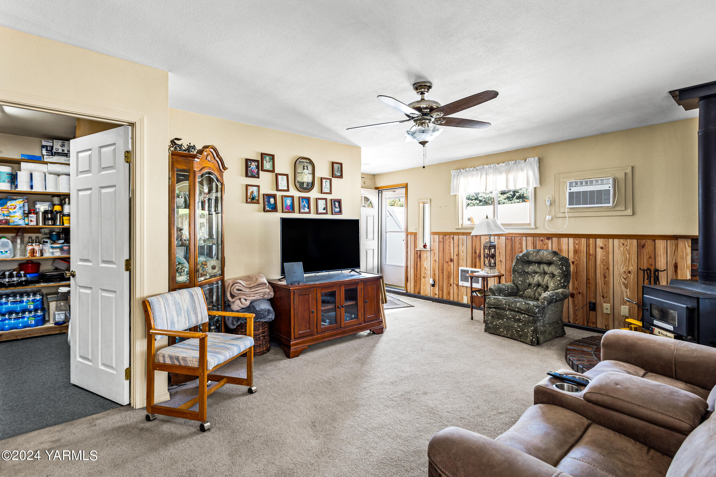 209 S 66th Ave