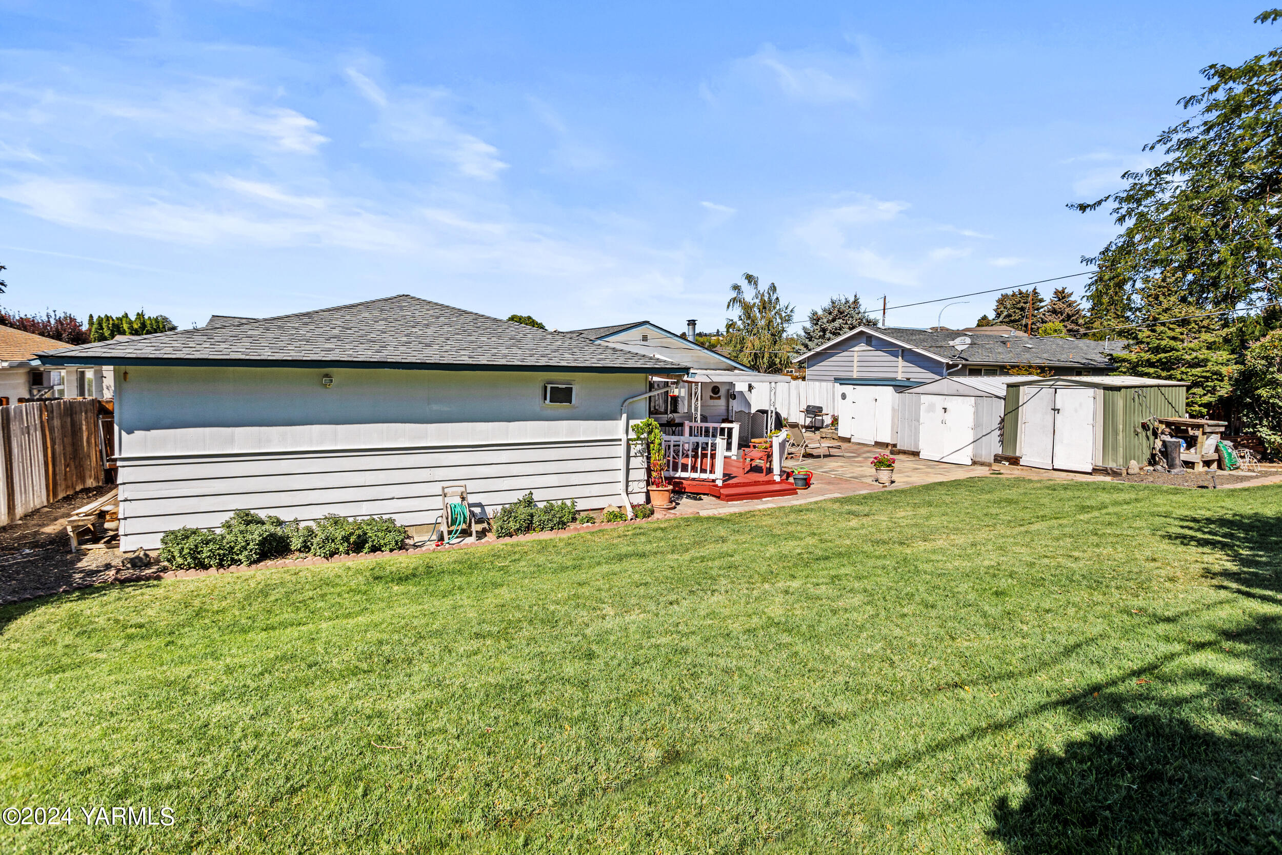 209 S 66th Ave
