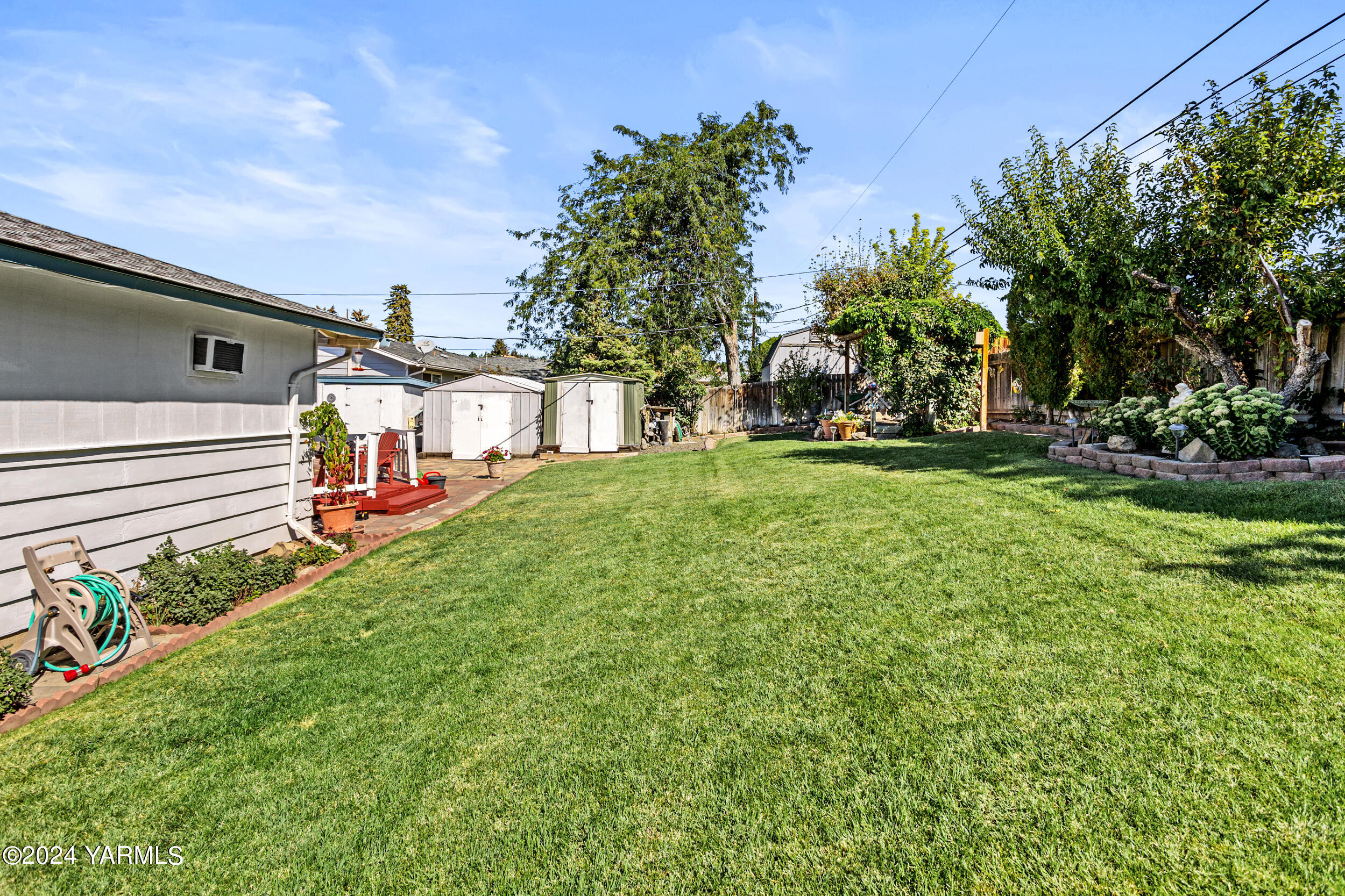209 S 66th Ave