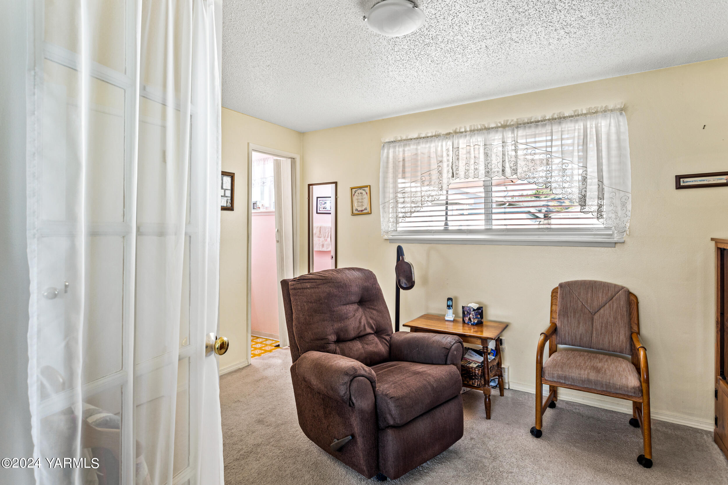 209 S 66th Ave