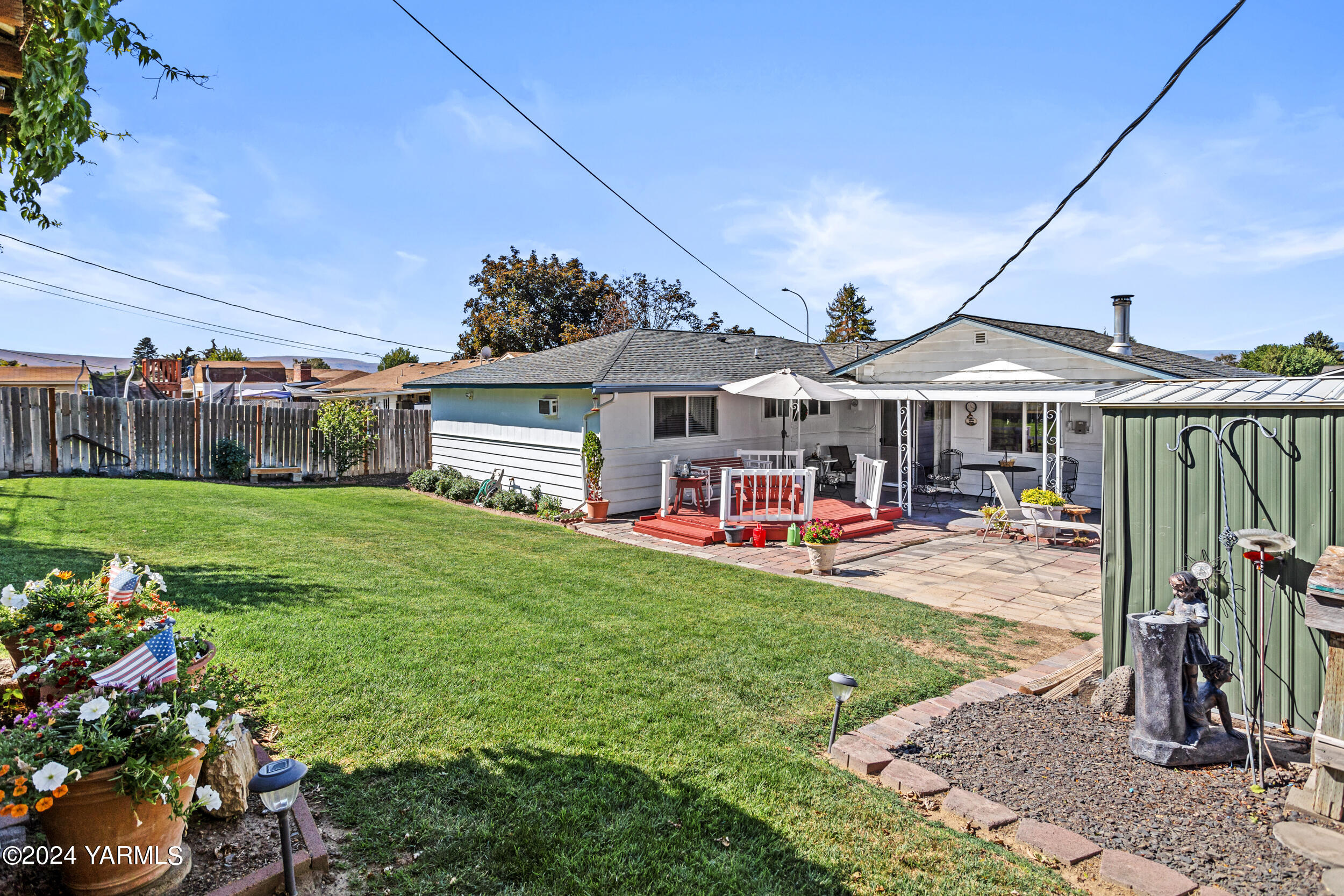 209 S 66th Ave