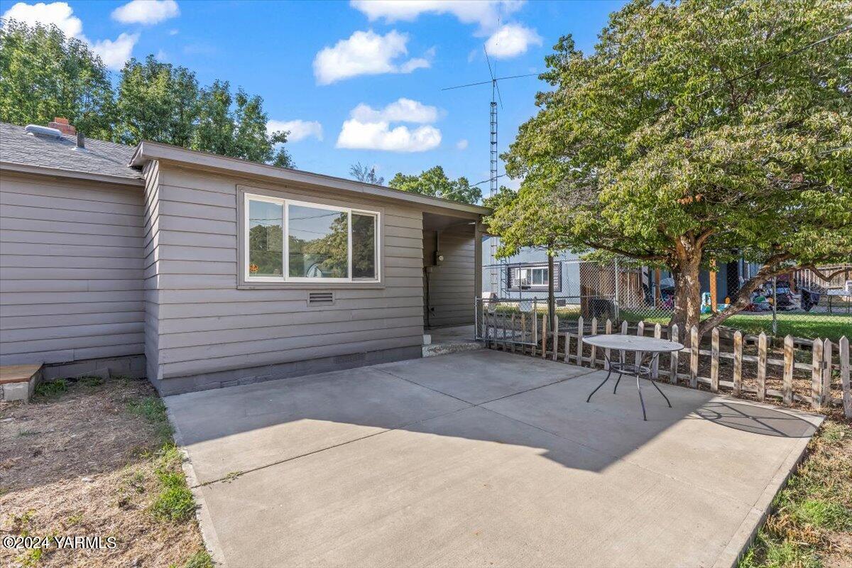 917 S 27th Ave