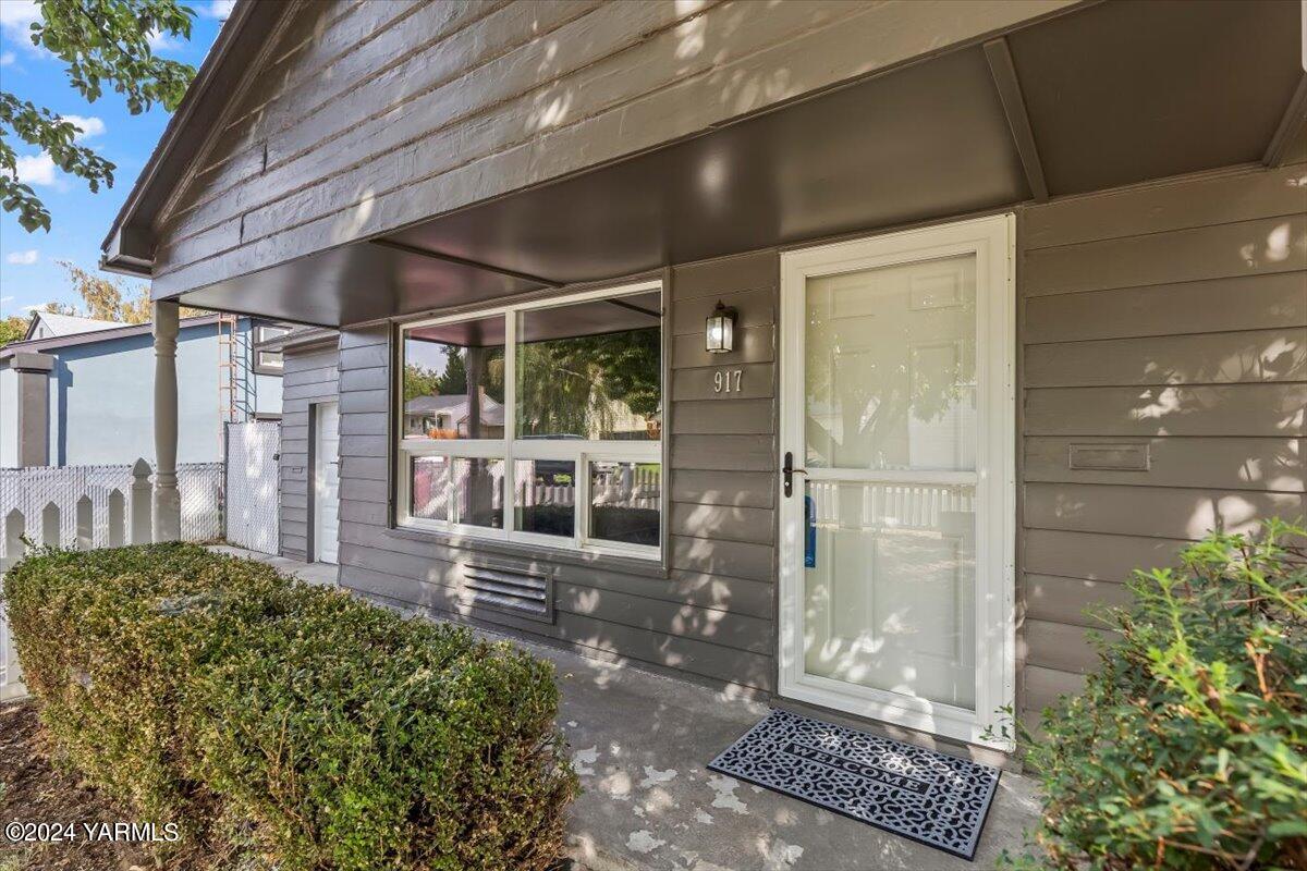 917 S 27th Ave