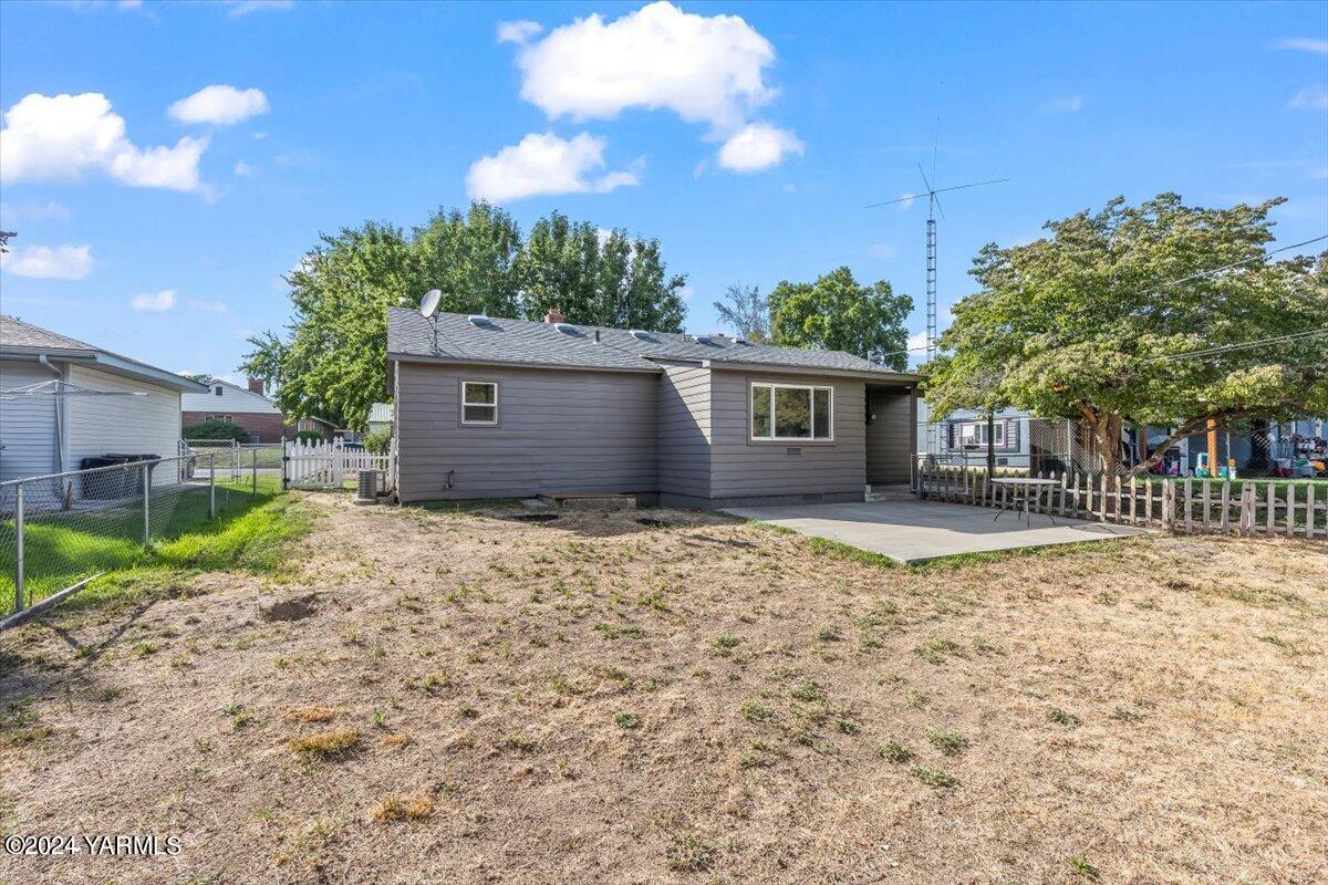 917 S 27th Ave