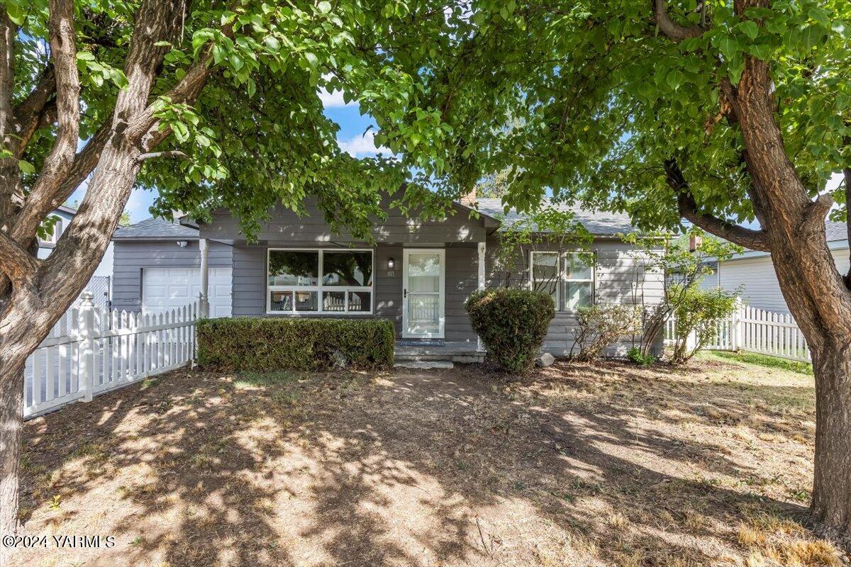 917 S 27th Ave
