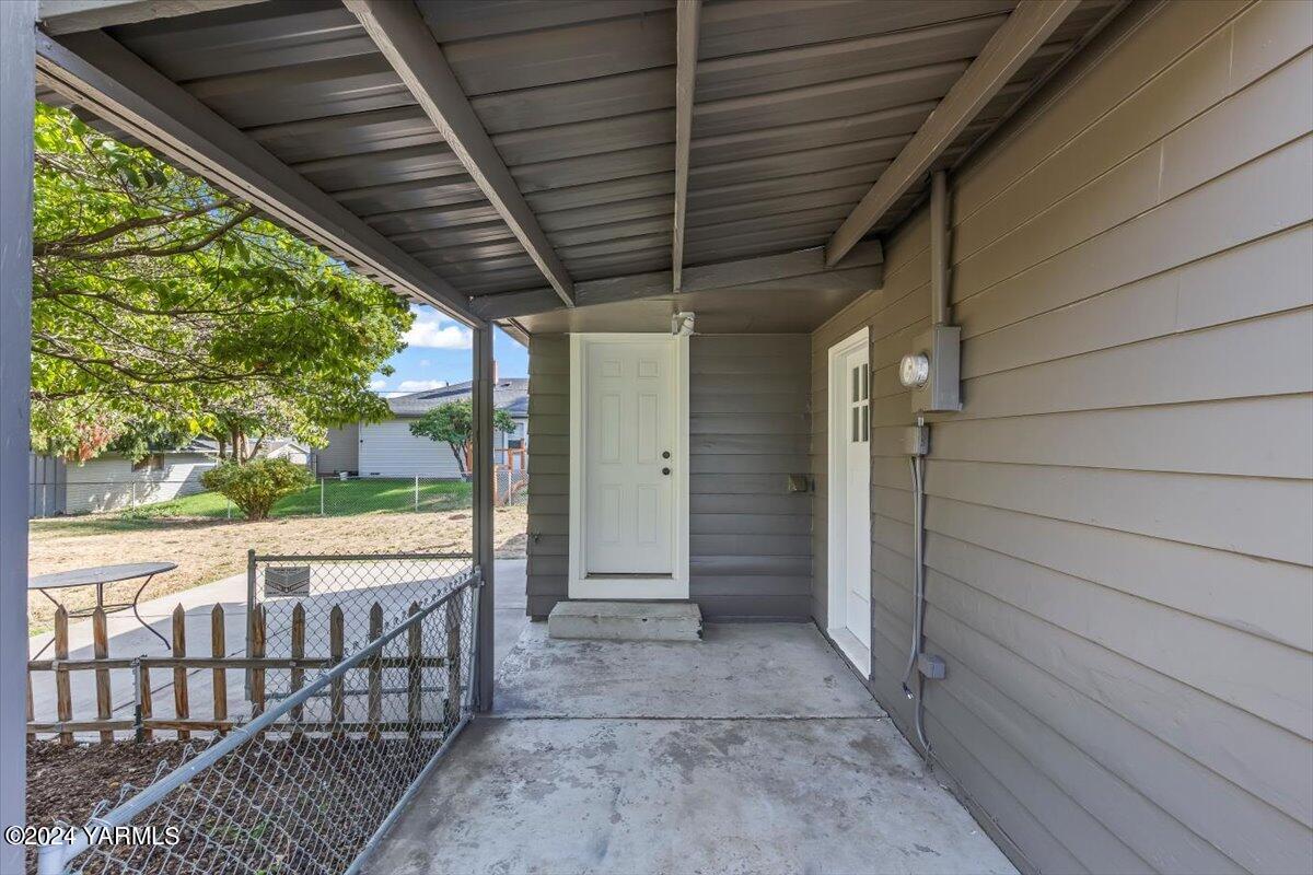 917 S 27th Ave