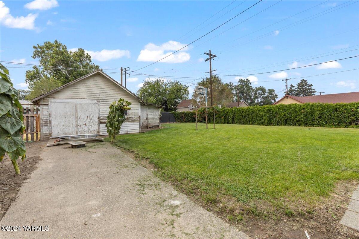 716 N 4th St