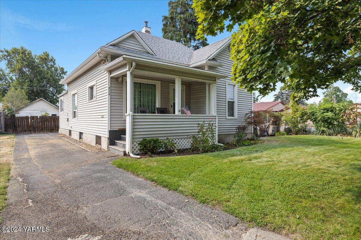 716 N 4th St