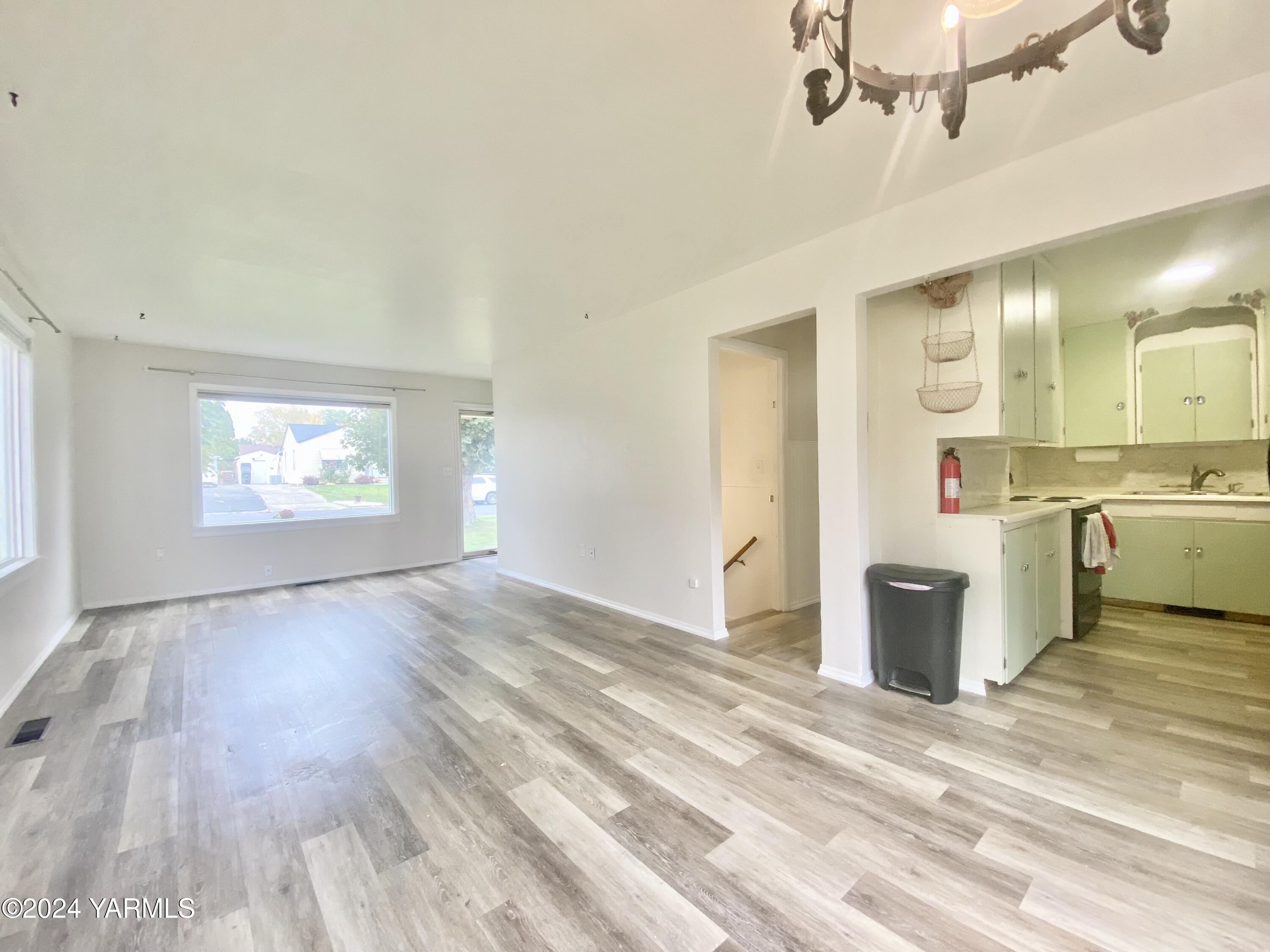 1009 S 26th Ave