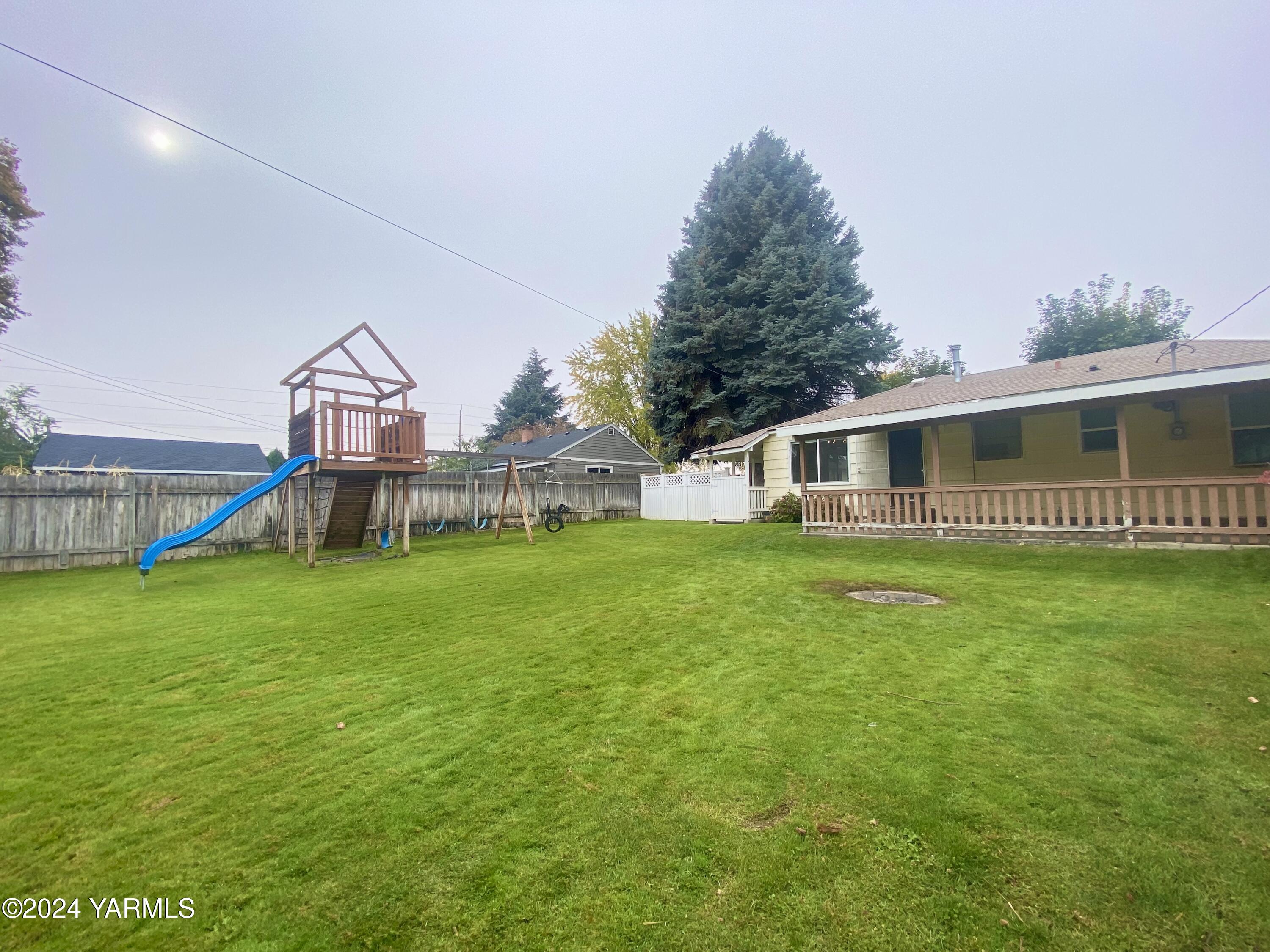 1009 S 26th Ave