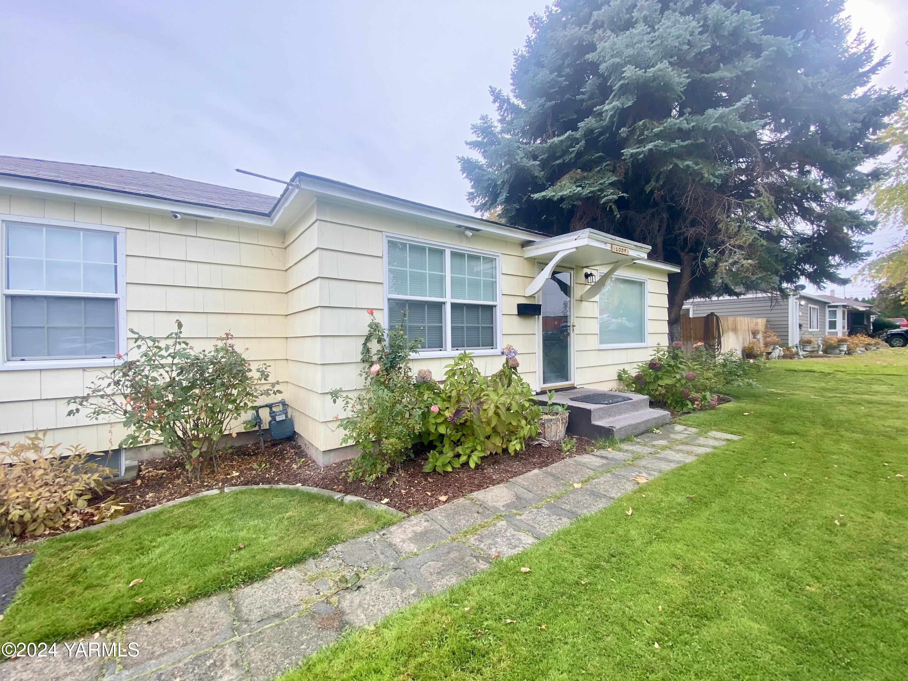 1009 S 26th Ave