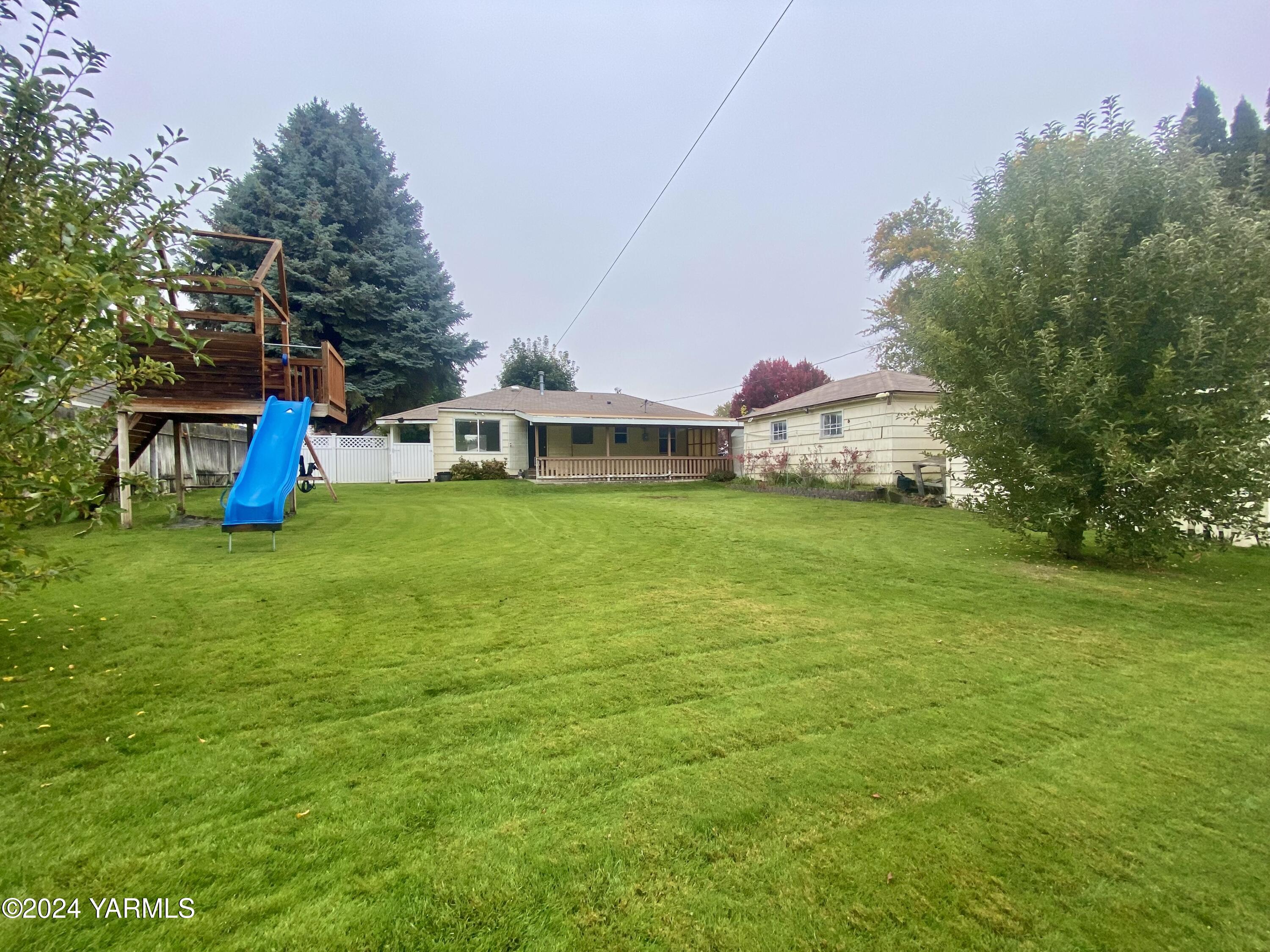 1009 S 26th Ave
