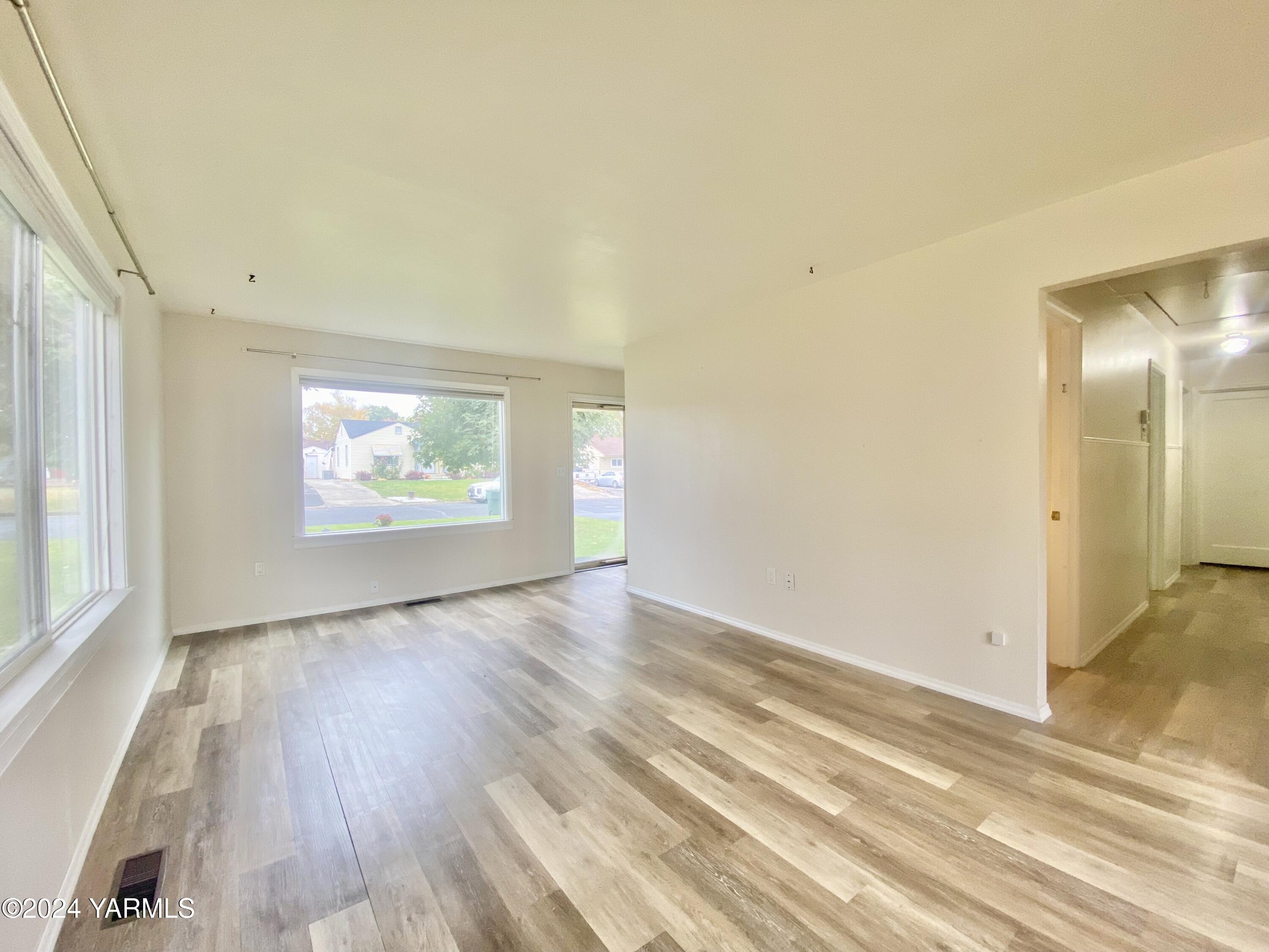 1009 S 26th Ave