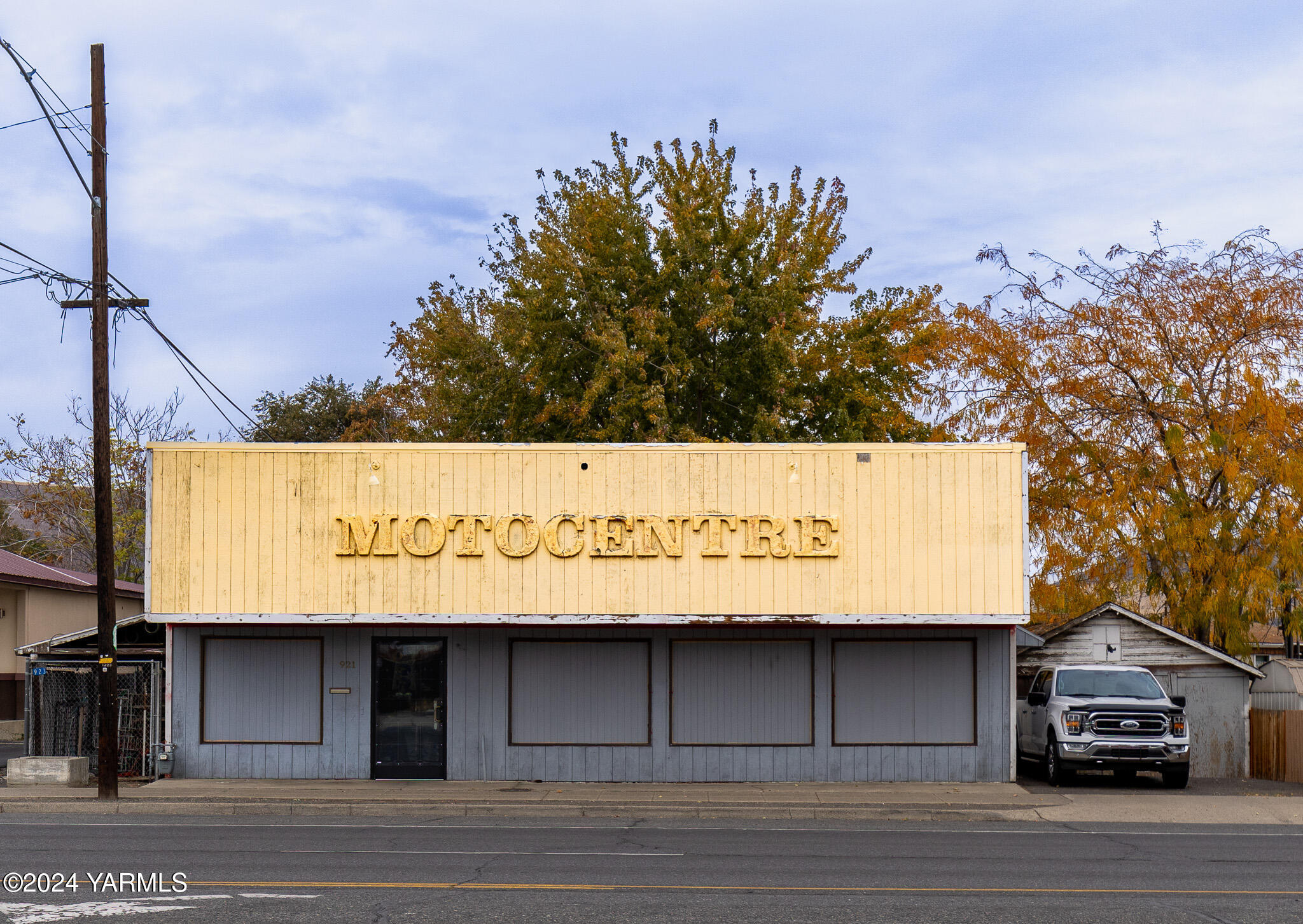 921 Fruitvale Blvd