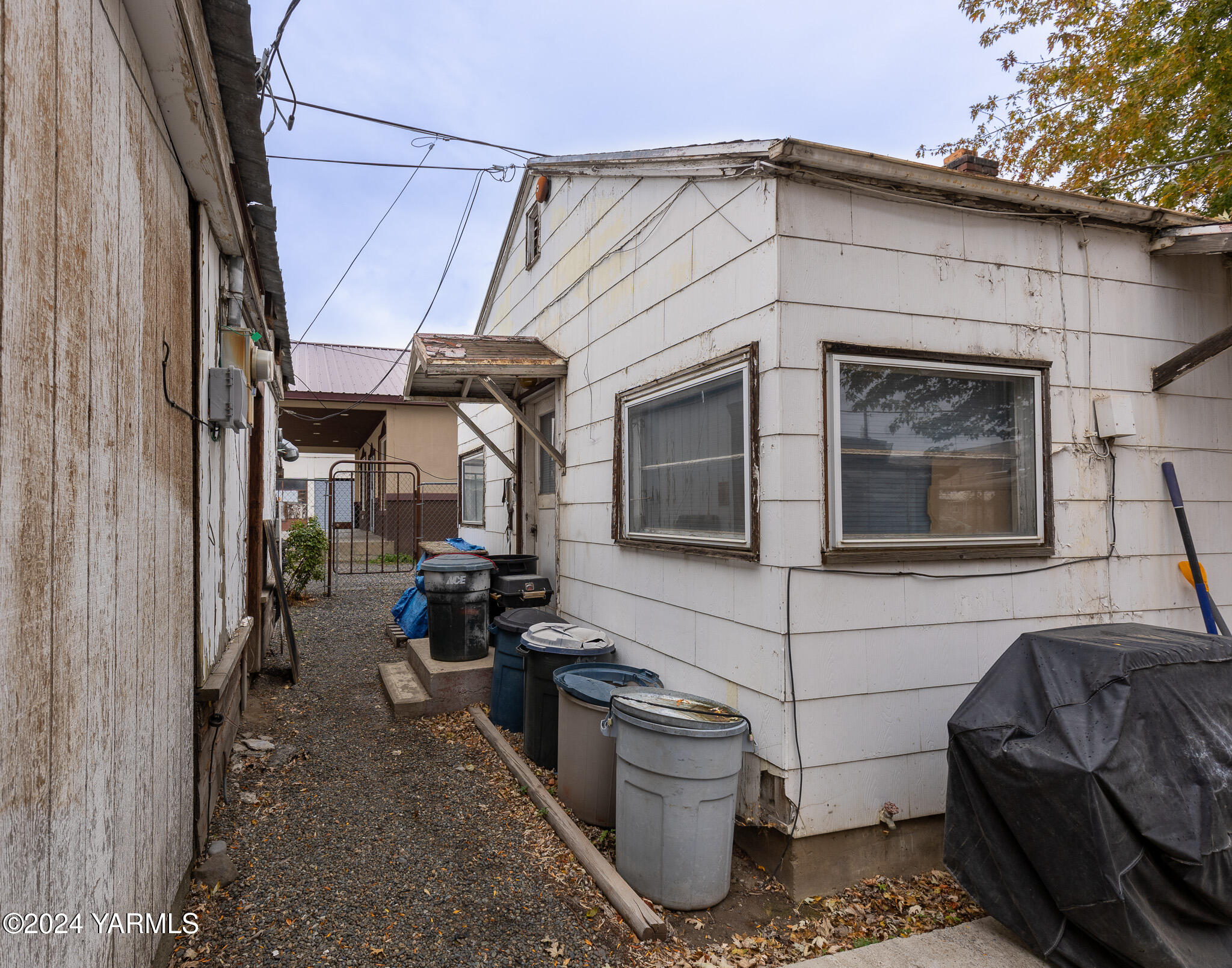921 Fruitvale Blvd