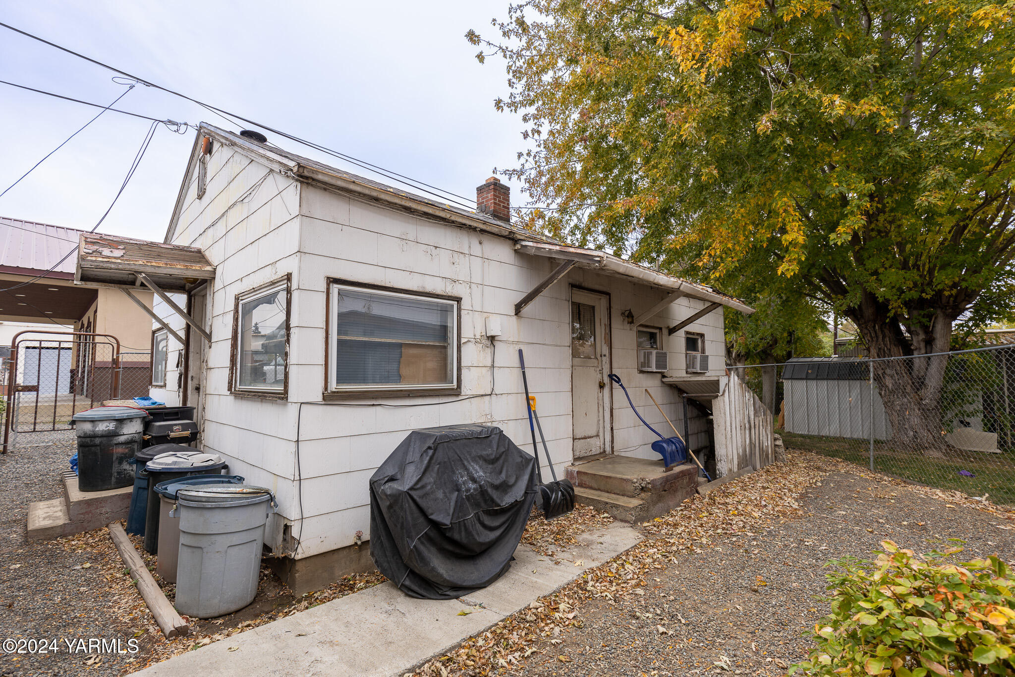 921 Fruitvale Blvd
