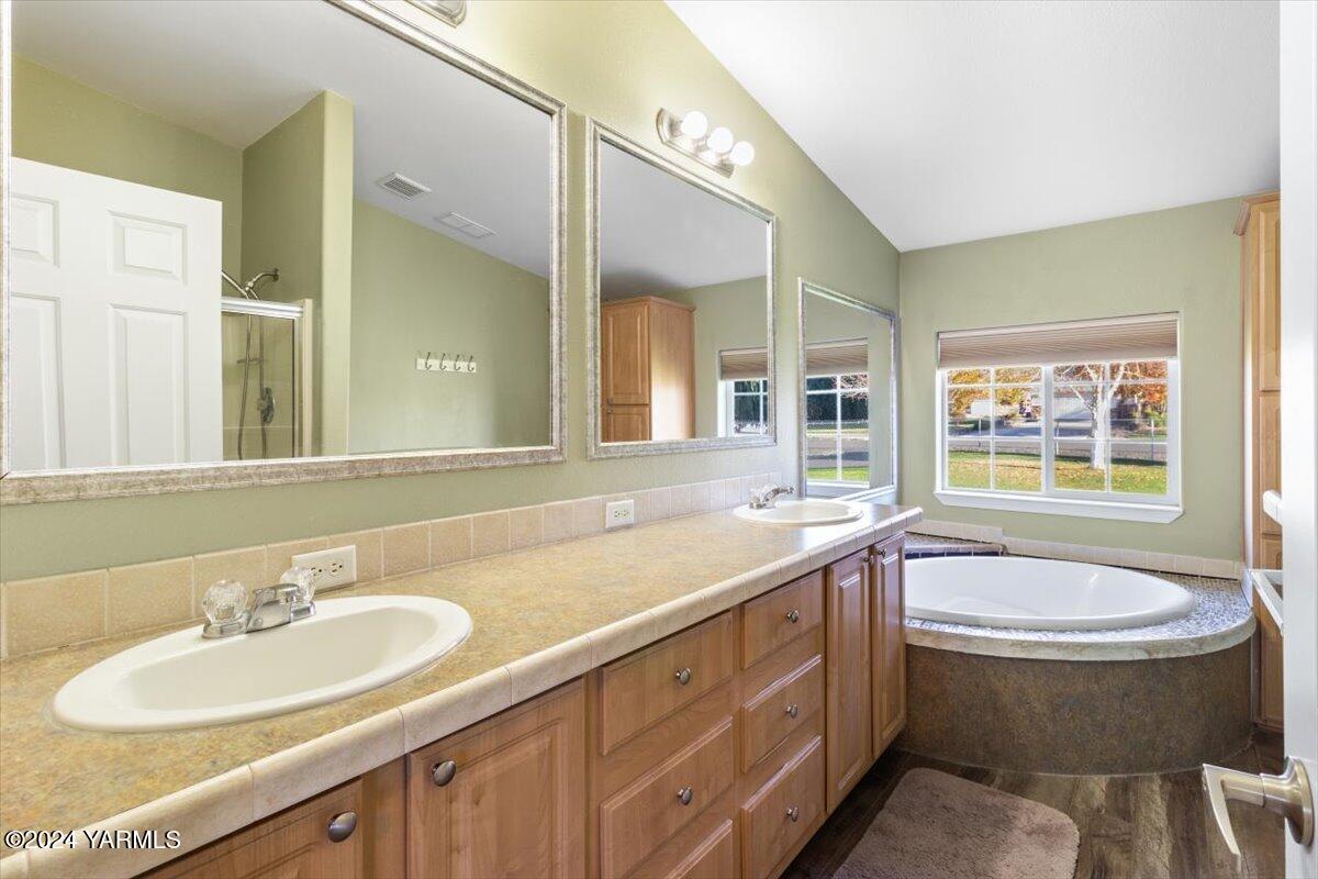 50 Hobby Horse Ln