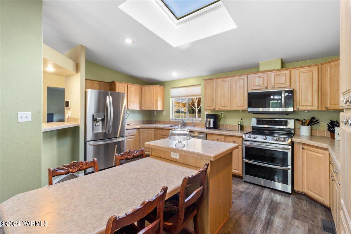 50 Hobby Horse Ln