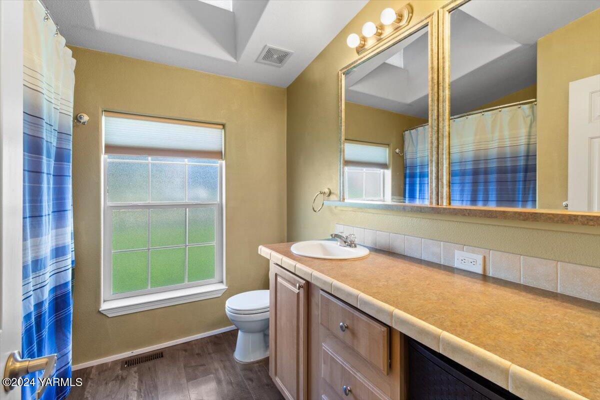 50 Hobby Horse Ln
