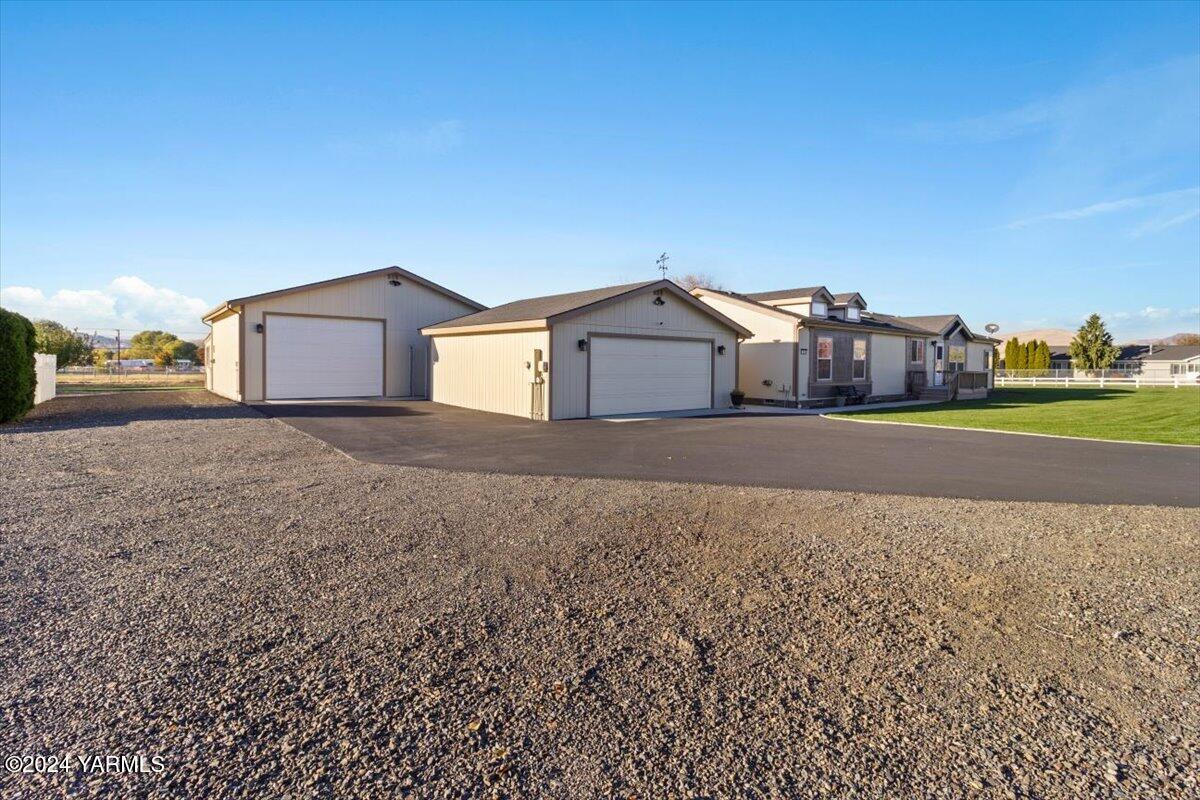 50 Hobby Horse Ln
