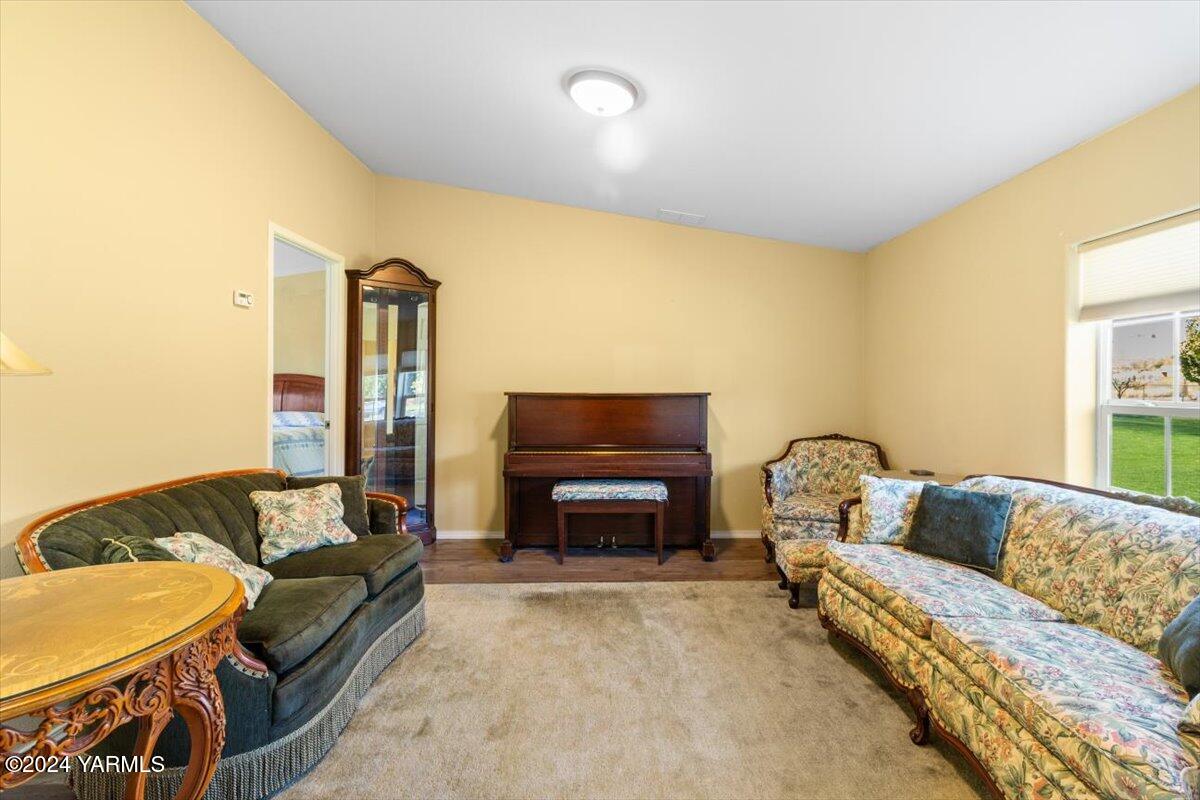 50 Hobby Horse Ln
