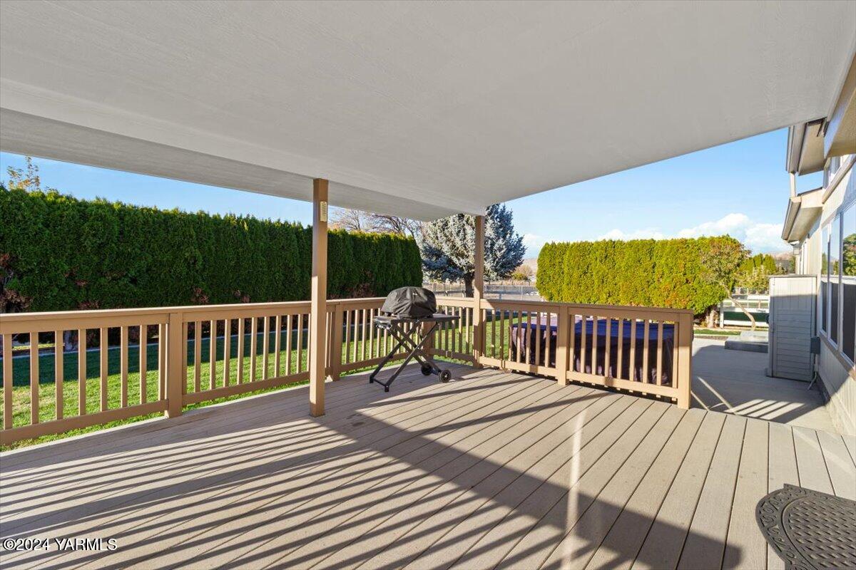 50 Hobby Horse Ln