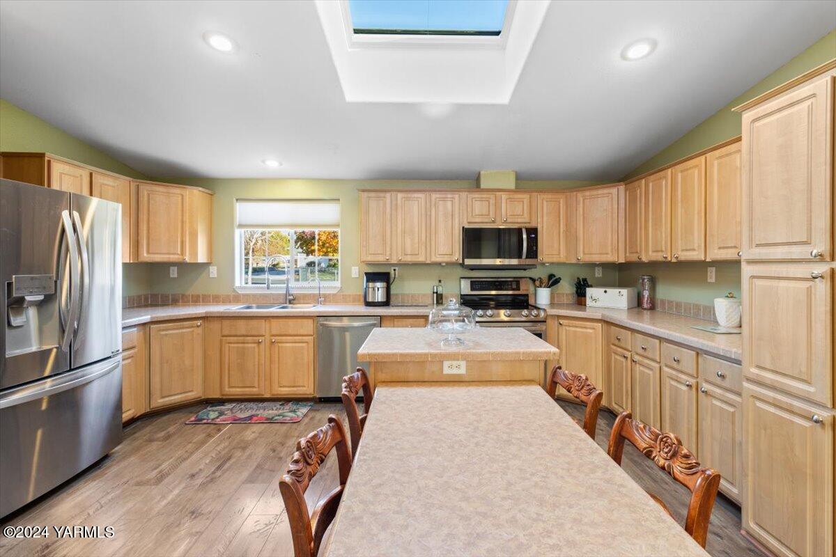 50 Hobby Horse Ln