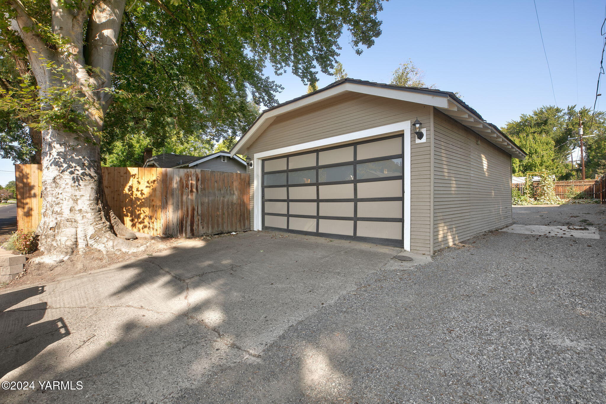 923 S 25th Ave