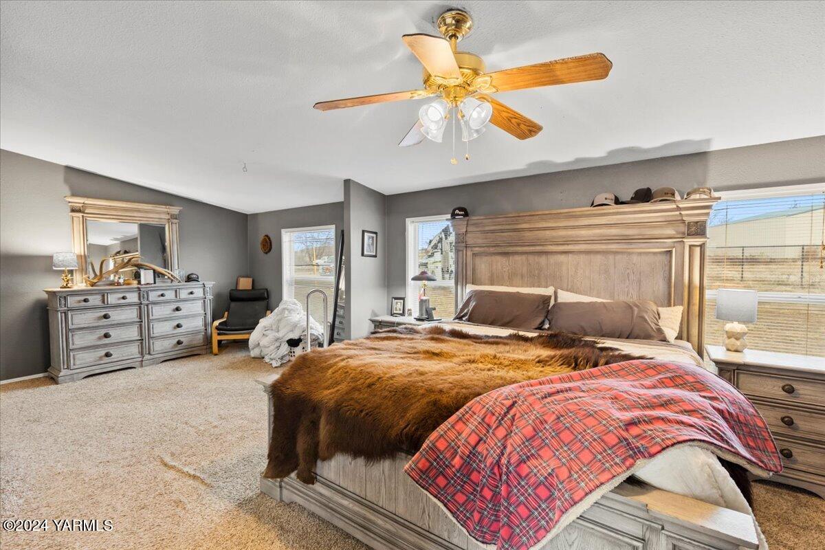 231 Windy Ridge Ln