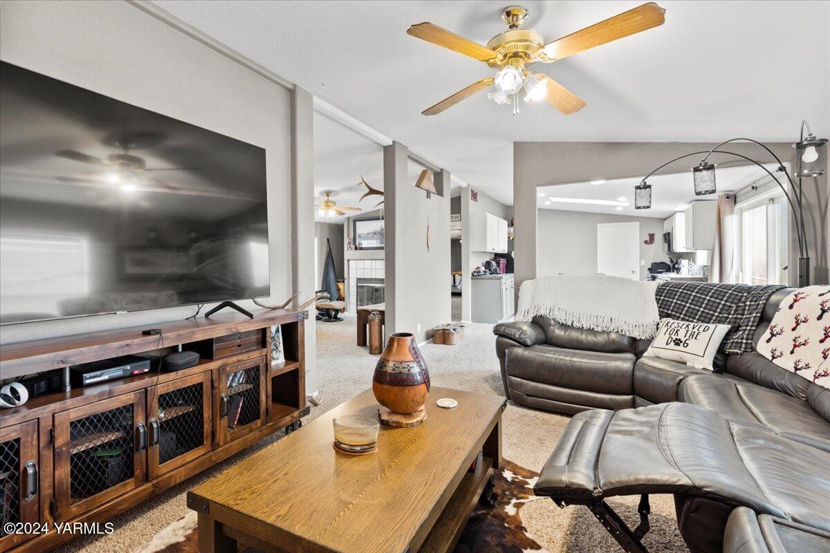 231 Windy Ridge Ln
