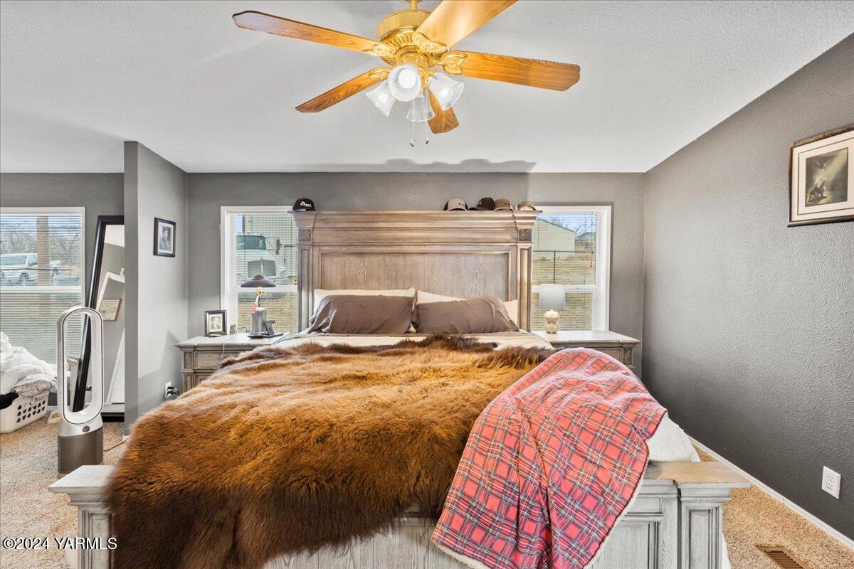 231 Windy Ridge Ln