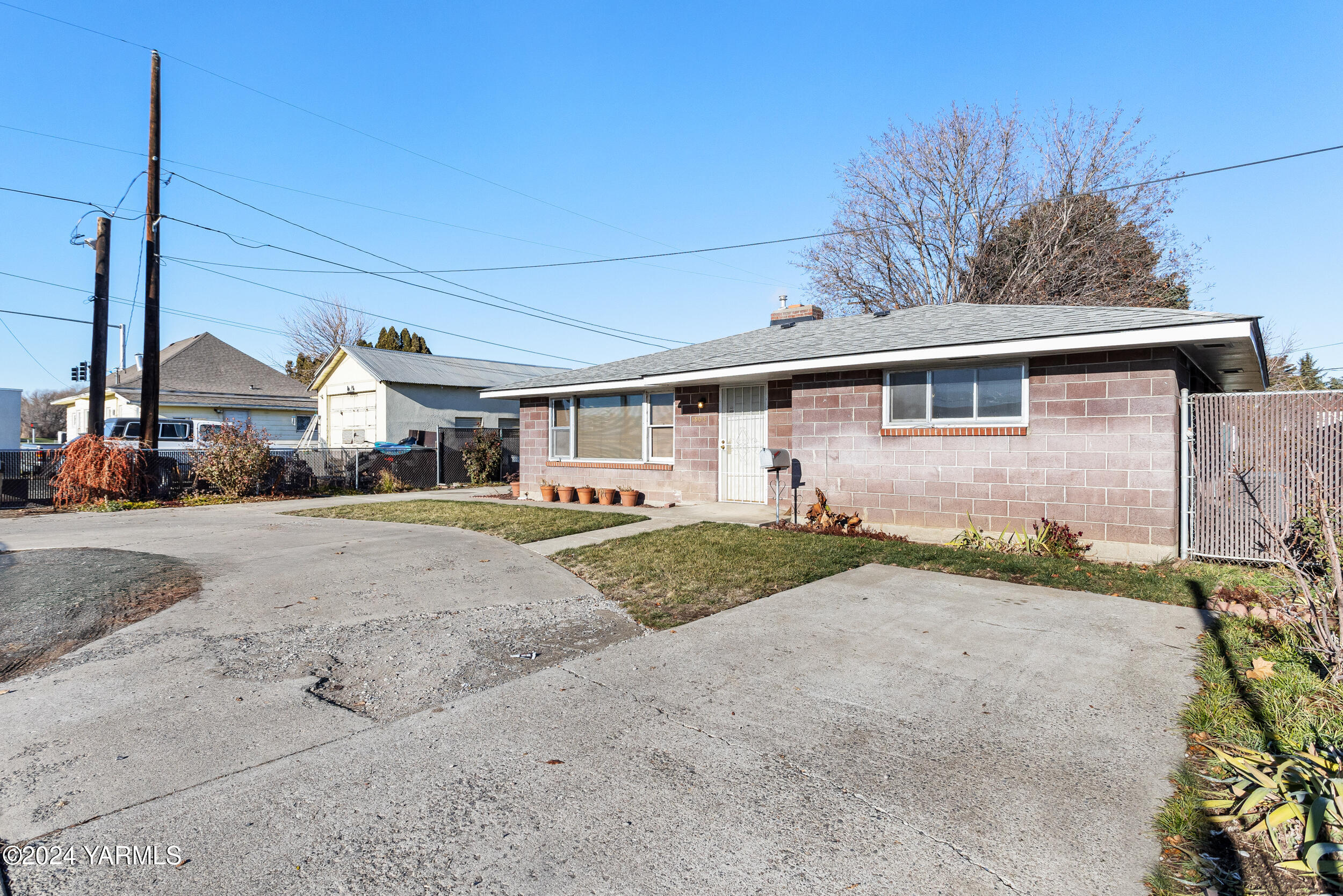 1503 W Washington Ave