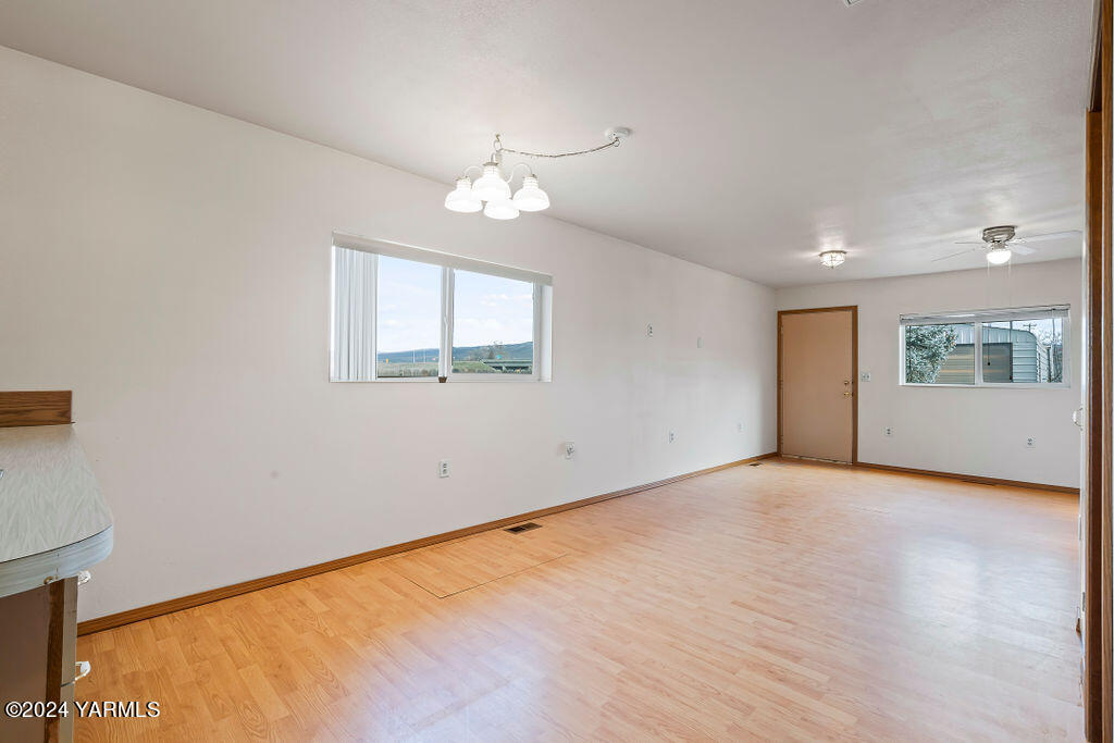 2580 E Selah Rd