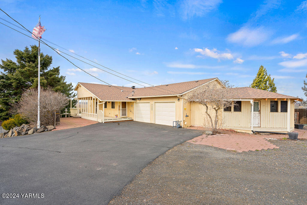 2580 E Selah Rd