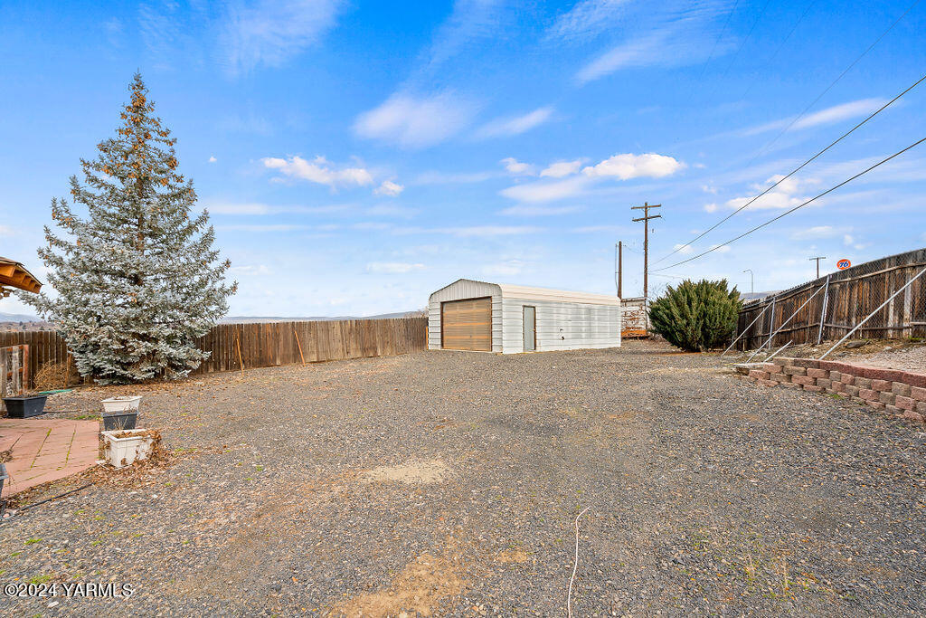 2580 E Selah Rd