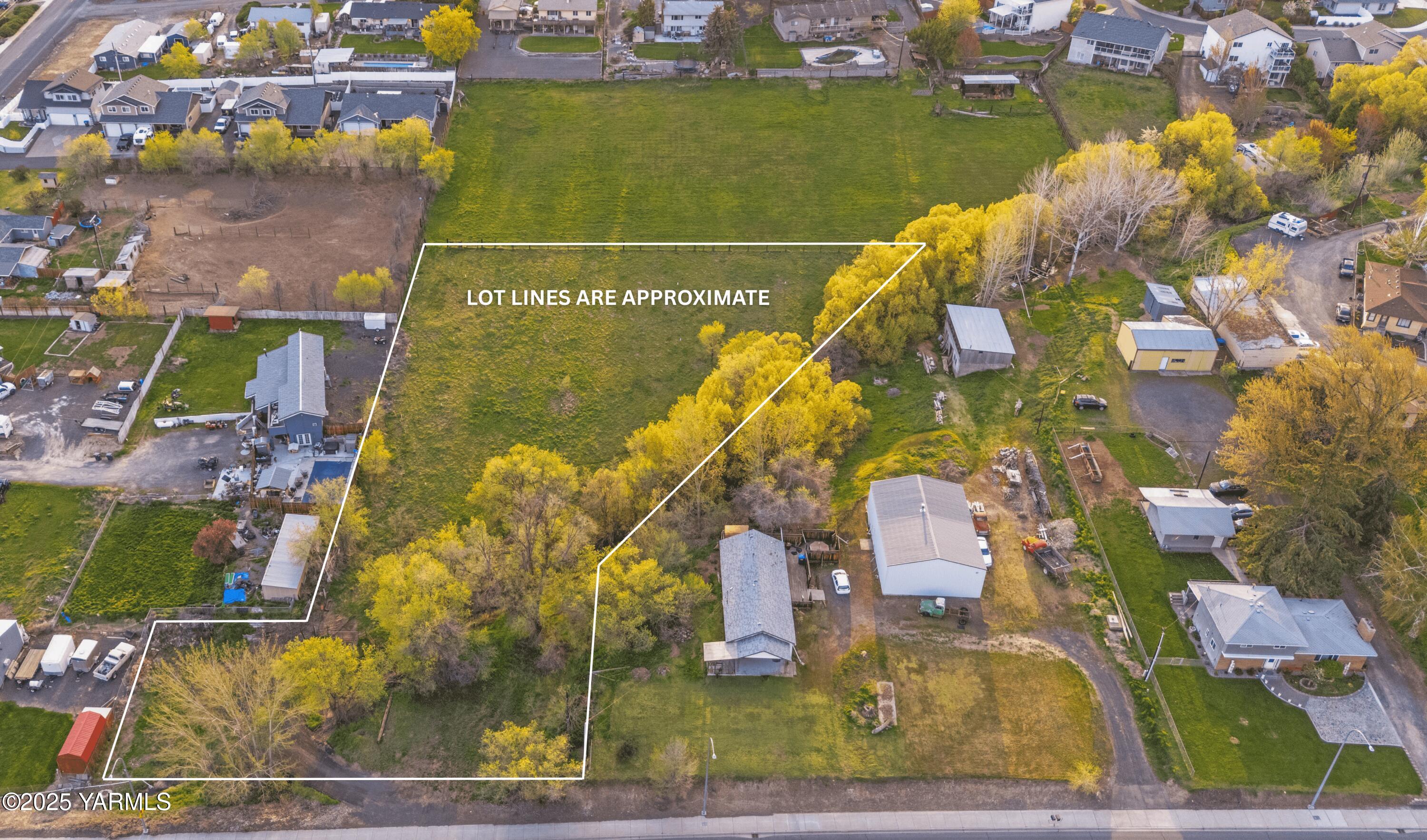 980 Selah Loop Rd