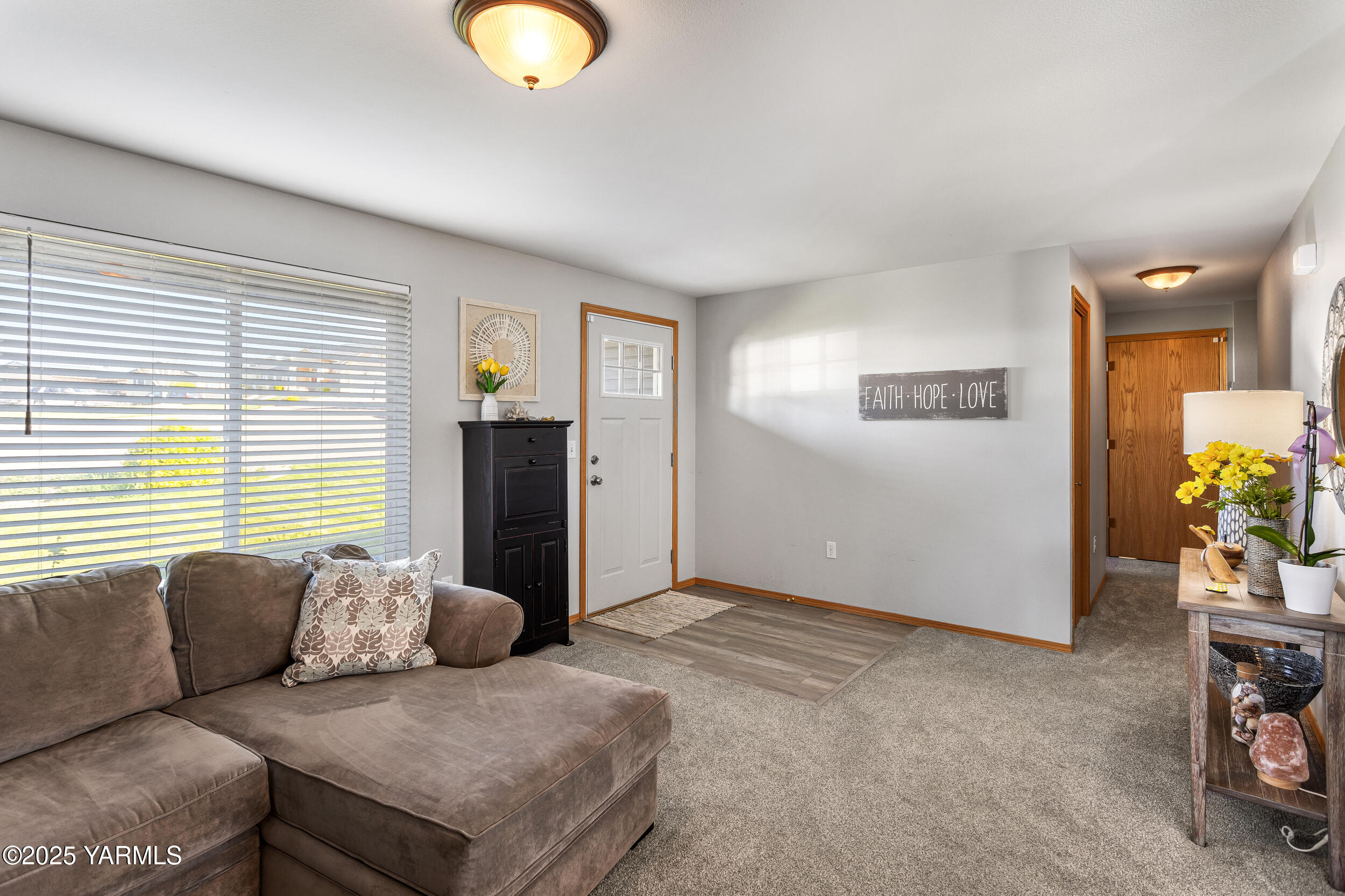 1115 Reo Dr