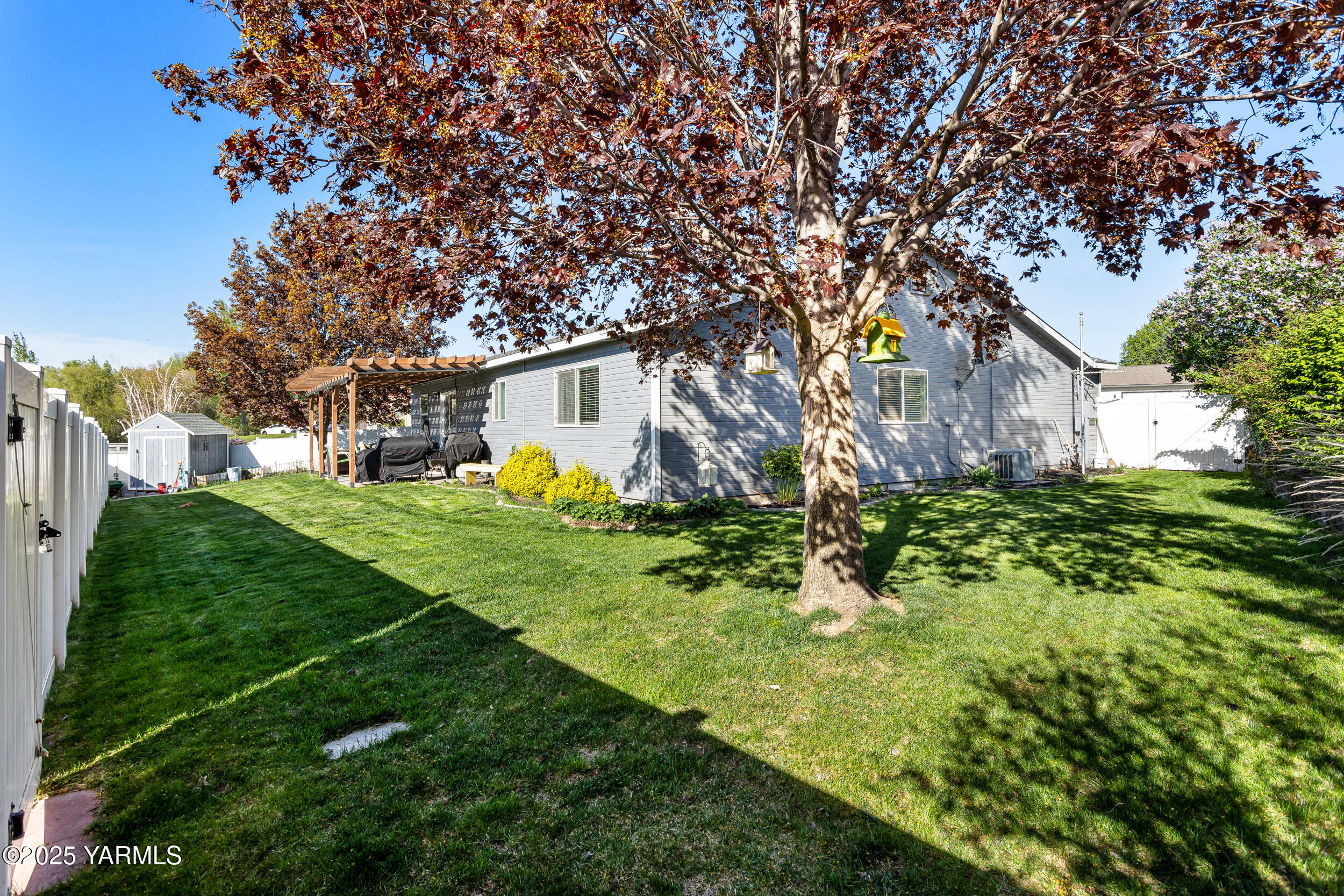 1115 Reo Dr