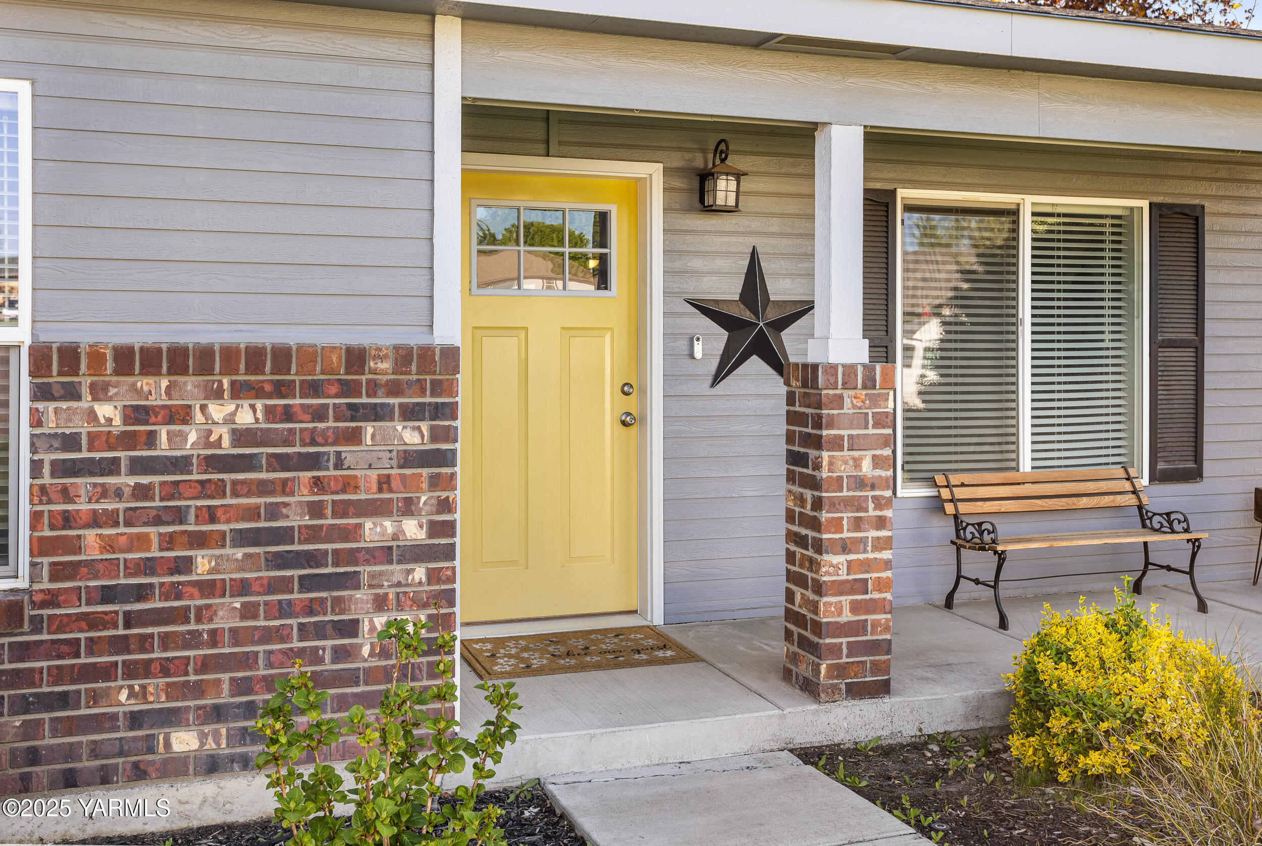 1115 Reo Dr