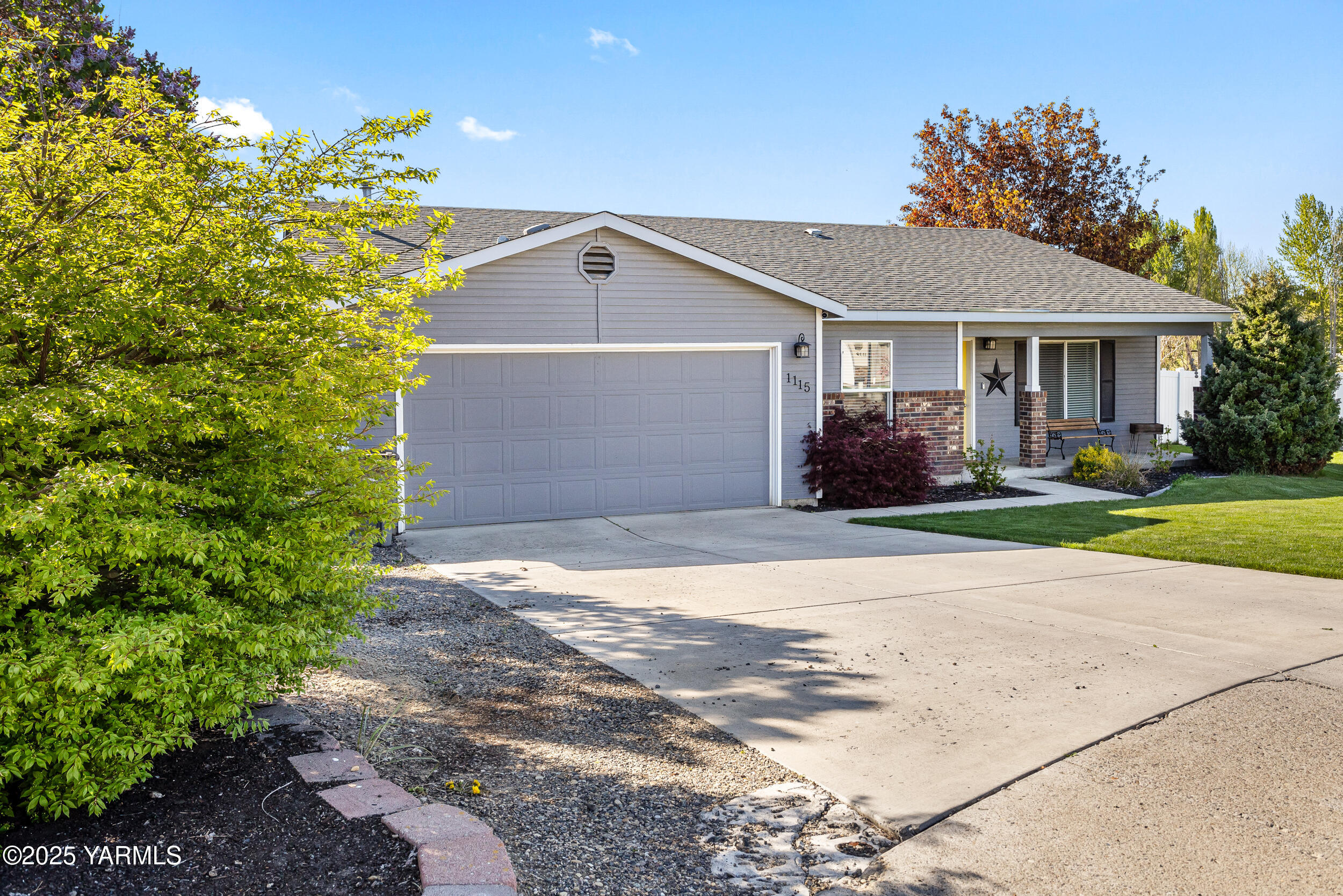 1115 Reo Dr