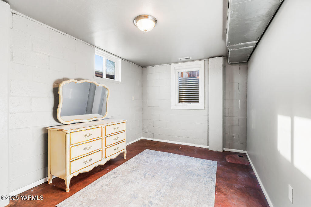 2703 Patnode St