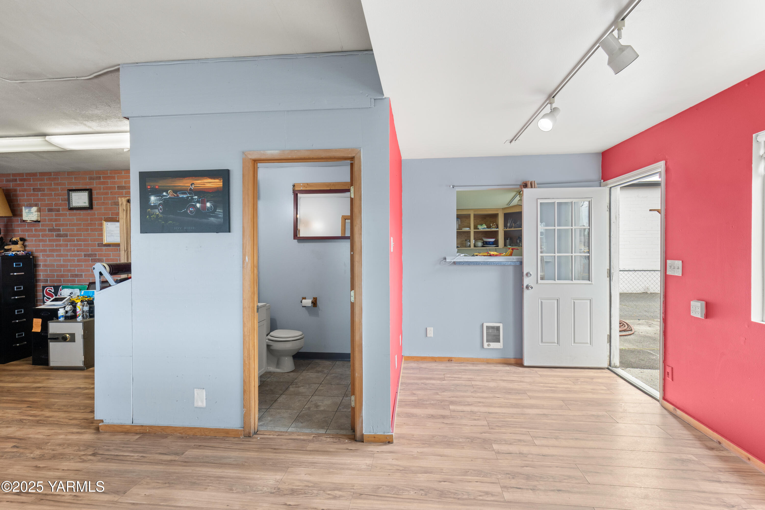 1103 S 3rd Ave
