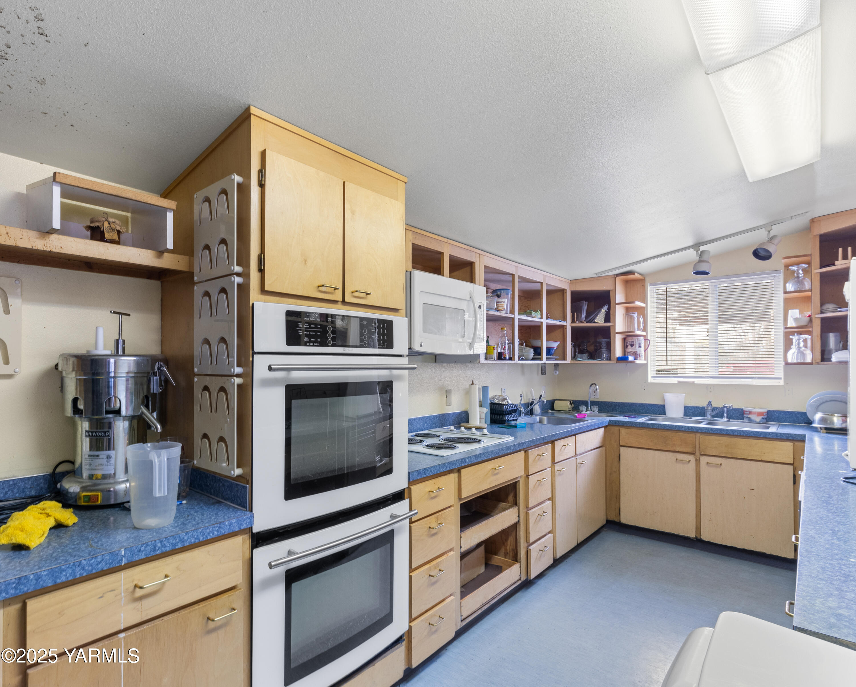 1103 S 3rd Ave