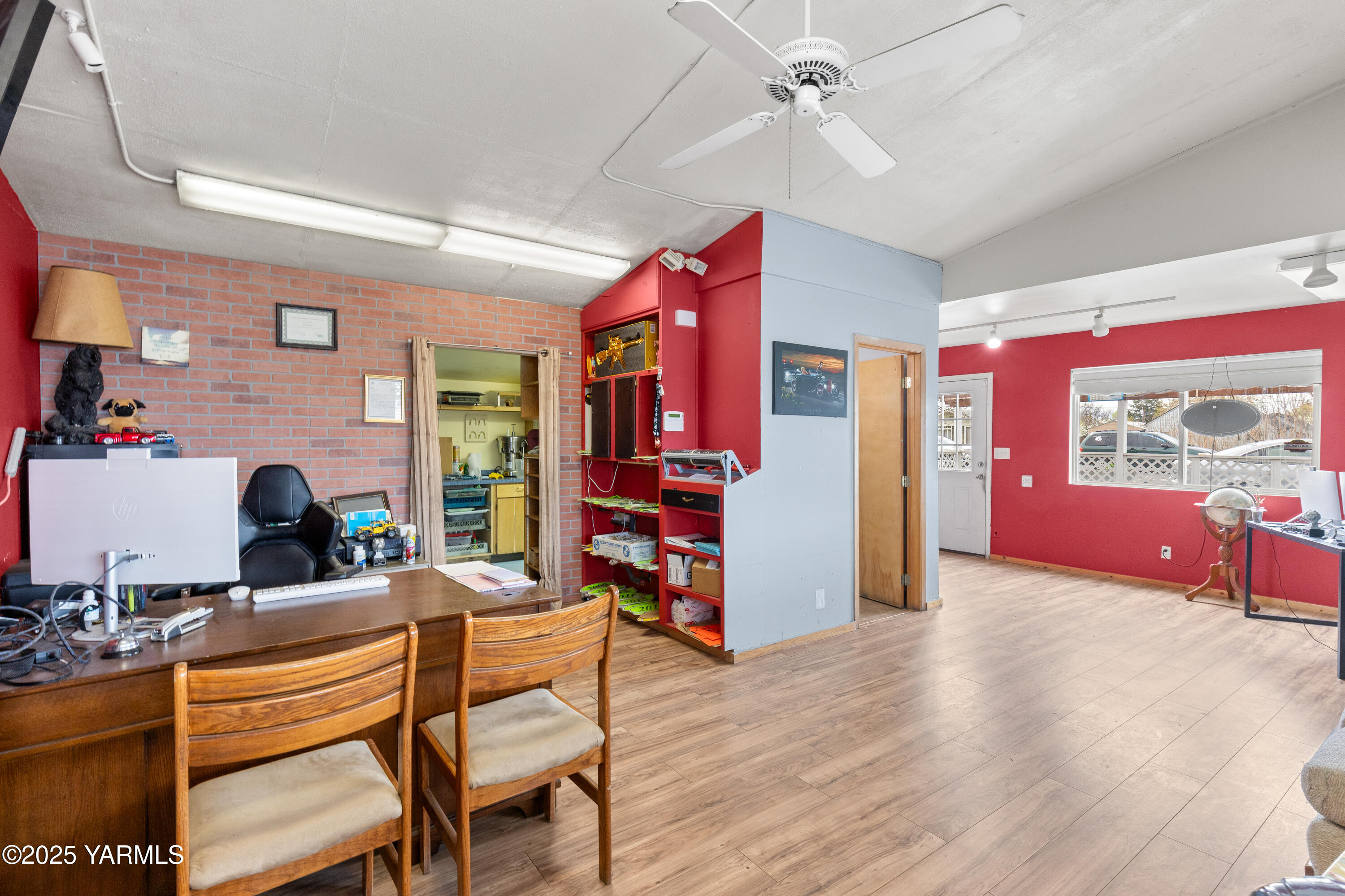 1103 S 3rd Ave
