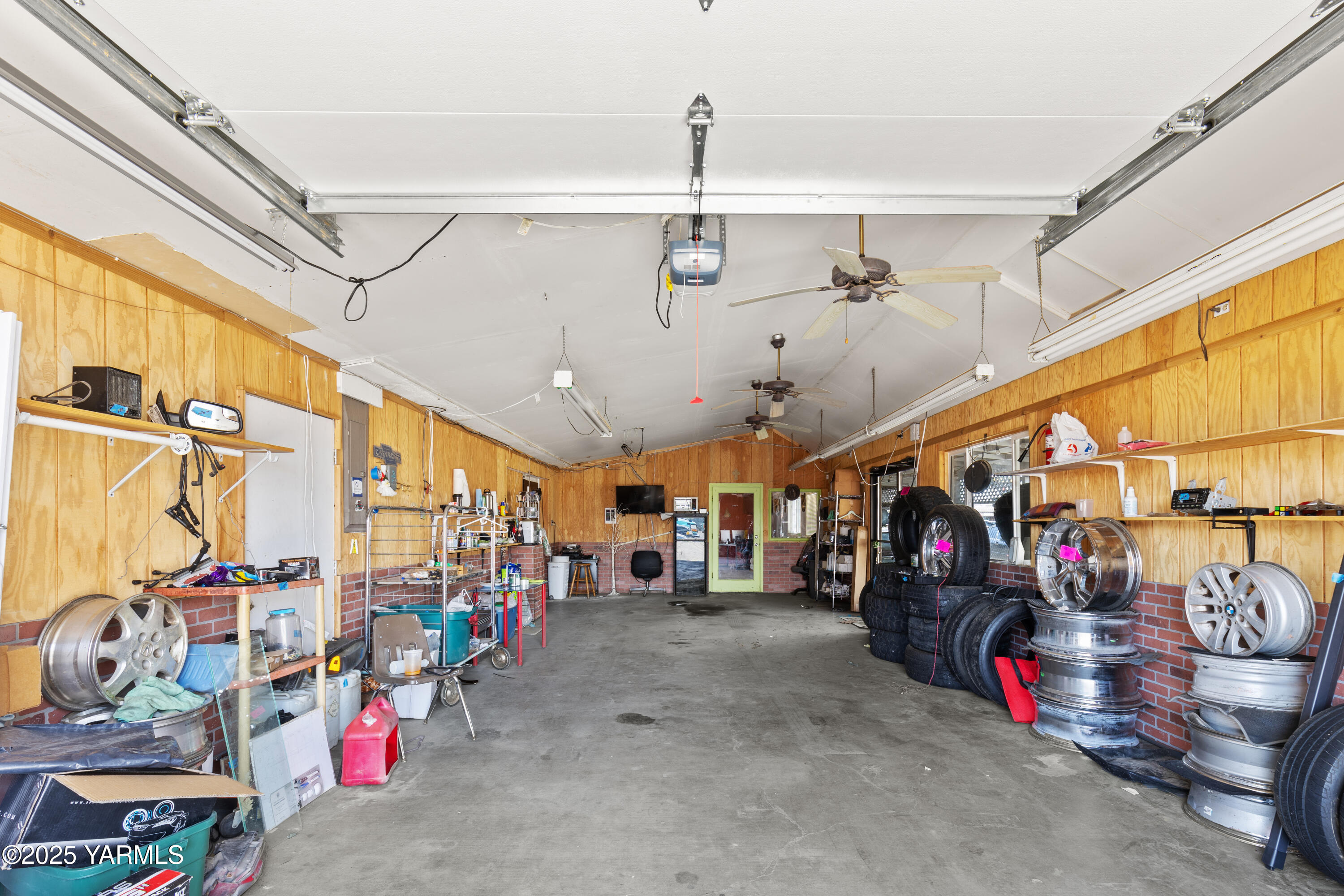 1103 S 3rd Ave