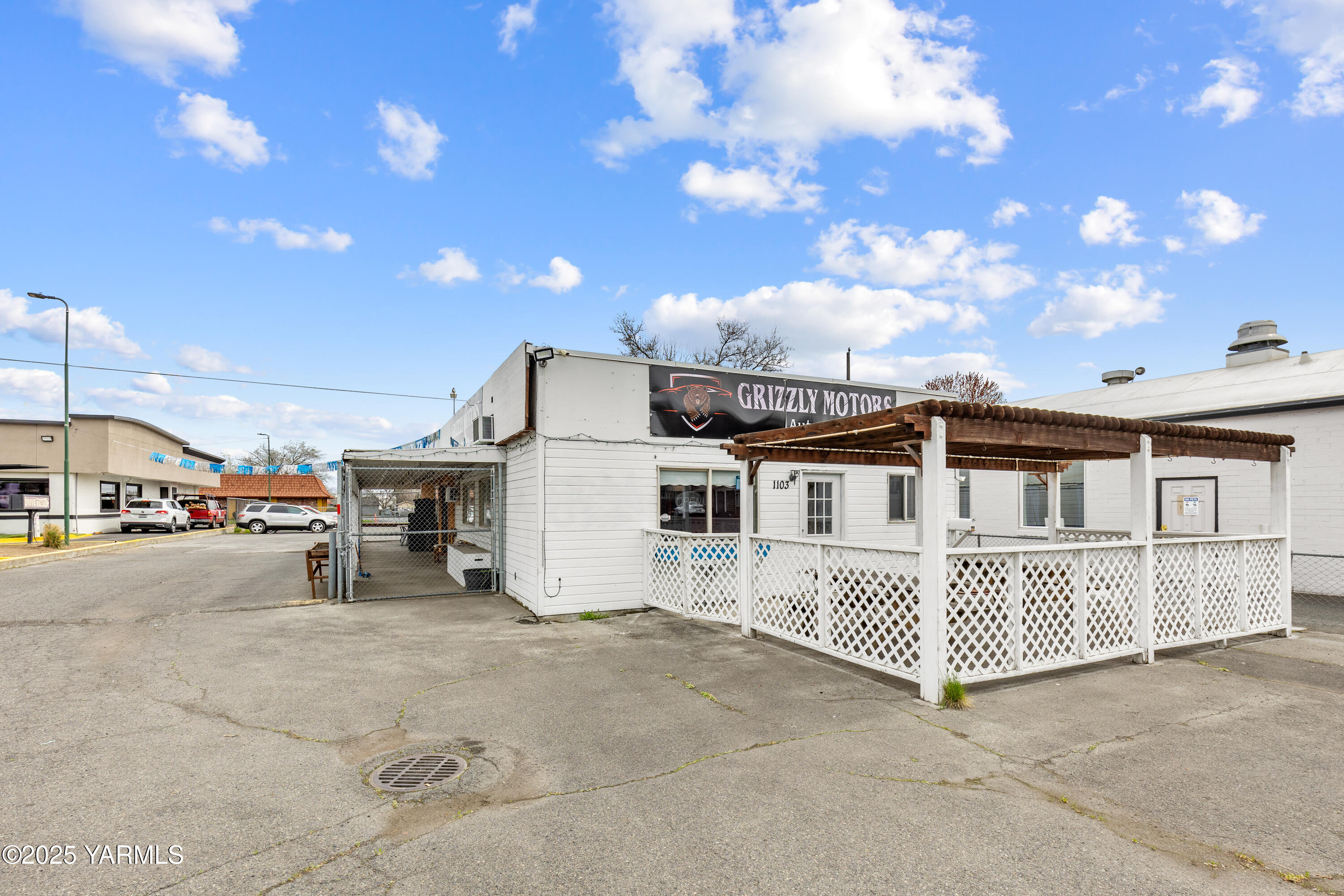 1103 S 3rd Ave